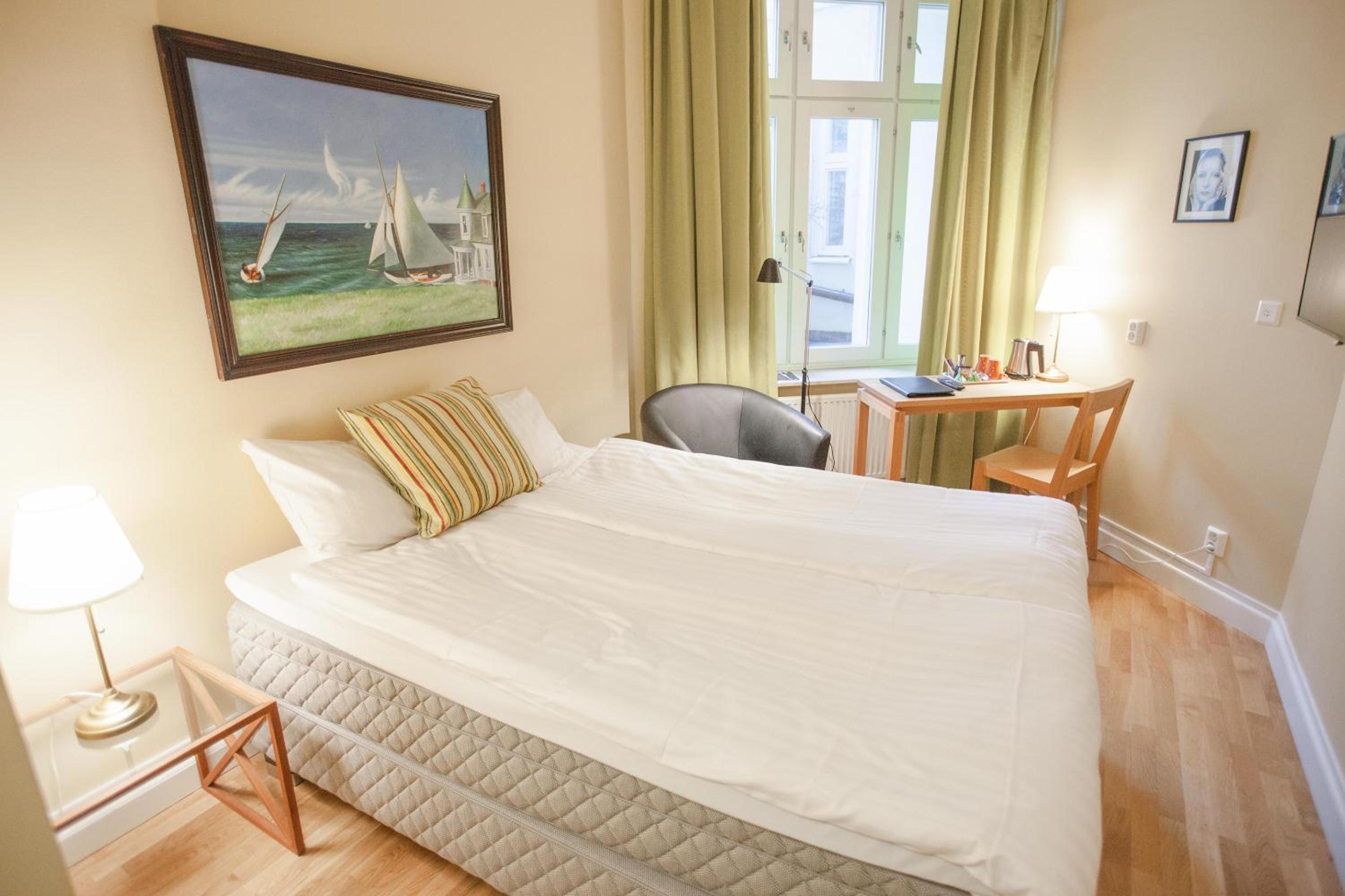 Small Double Room - Photo 4