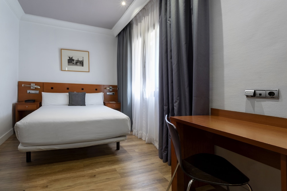Economy Double Room photo 3