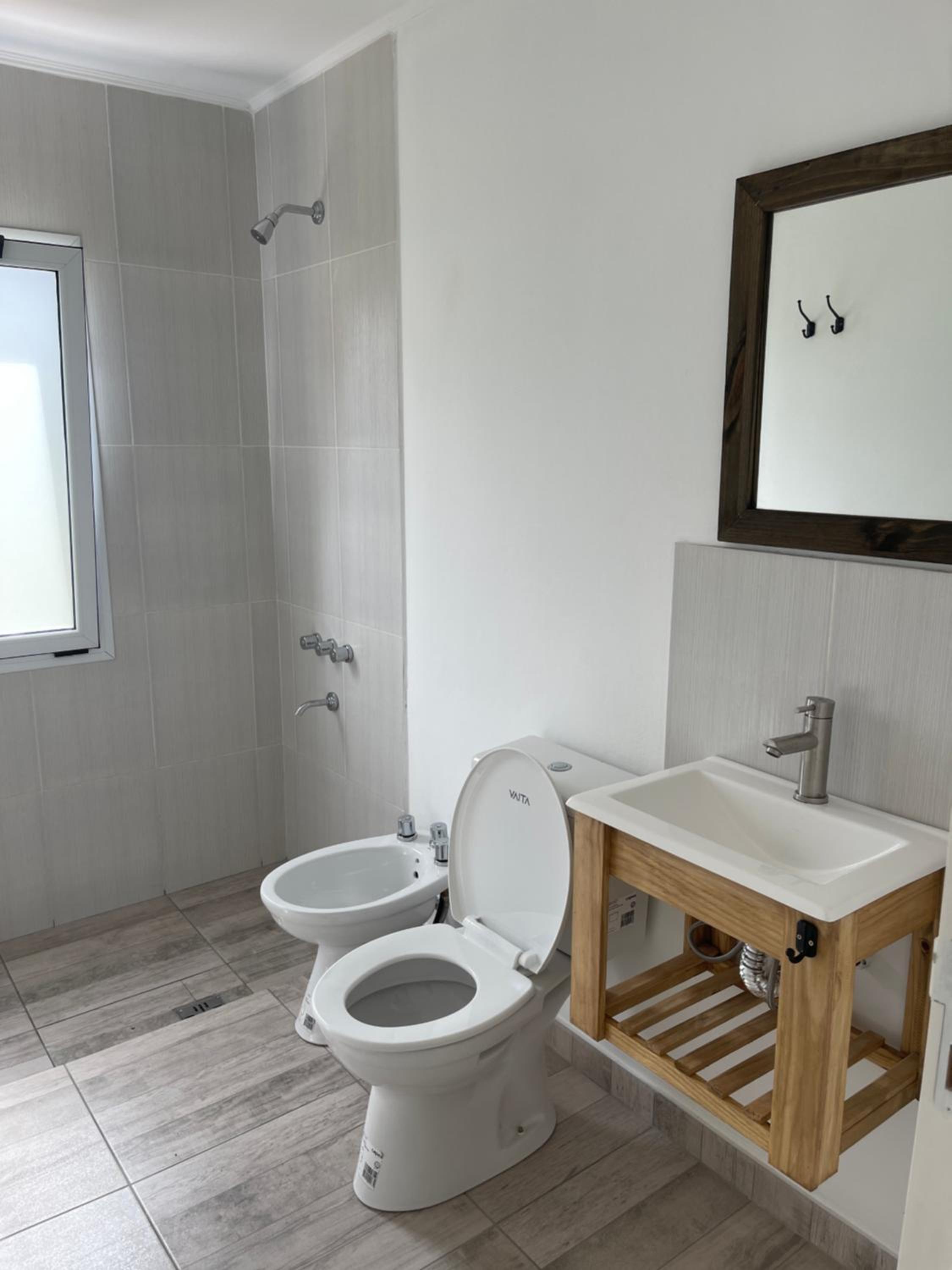 Deluxe One-Bedroom Apartment with Garden View photo 2