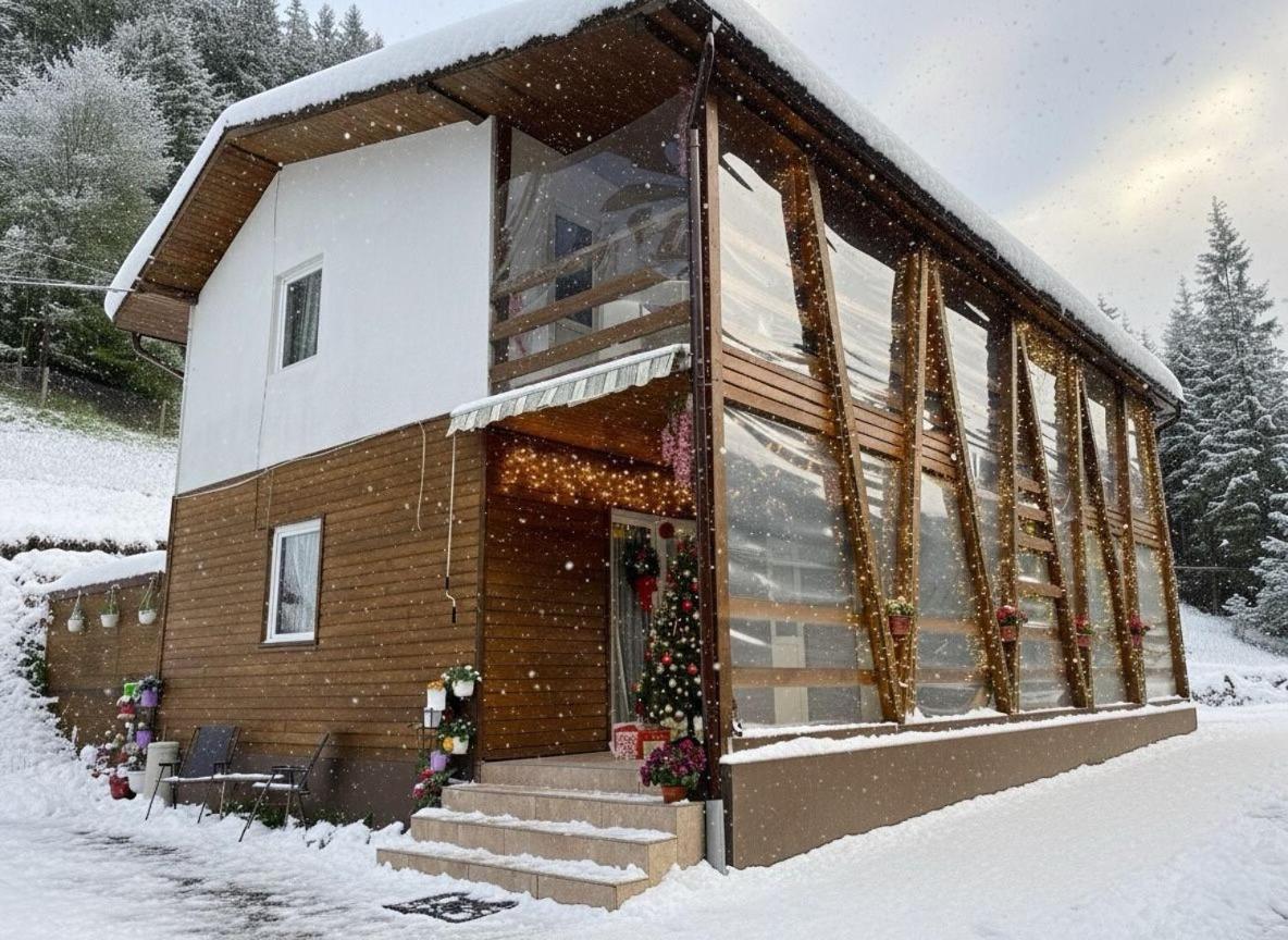 Four-Bedroom House photo 1