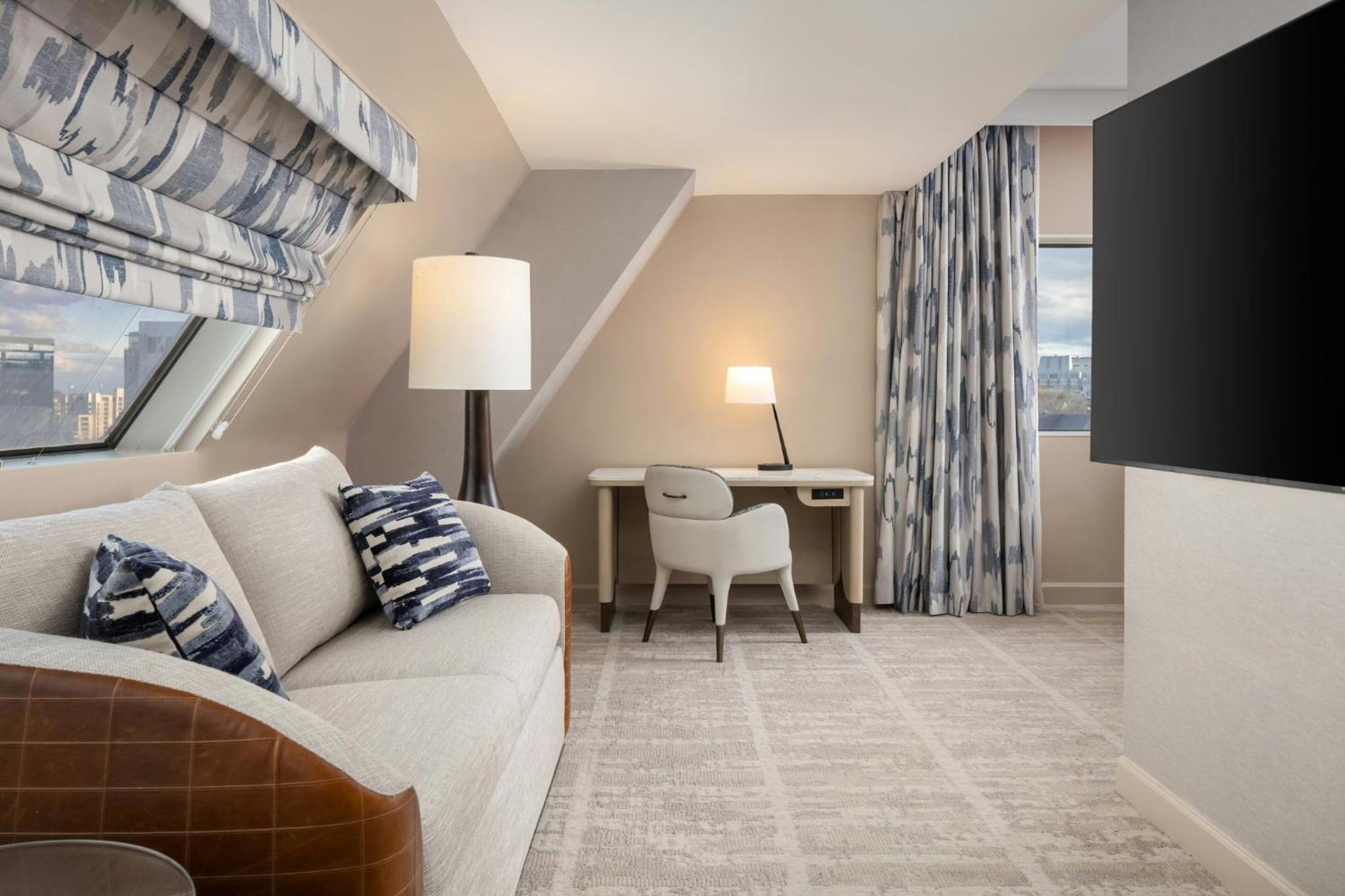 Grand King Studio Suite - Photo 3