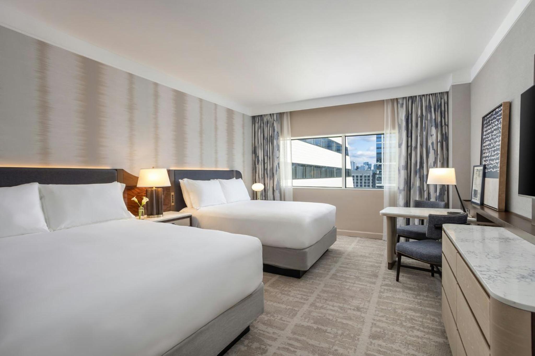 Premium Room with Two Queen Beds - Photo 3