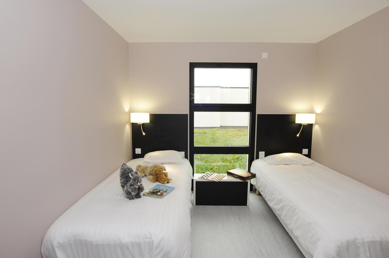 Two-Bedroom House - Photo 2