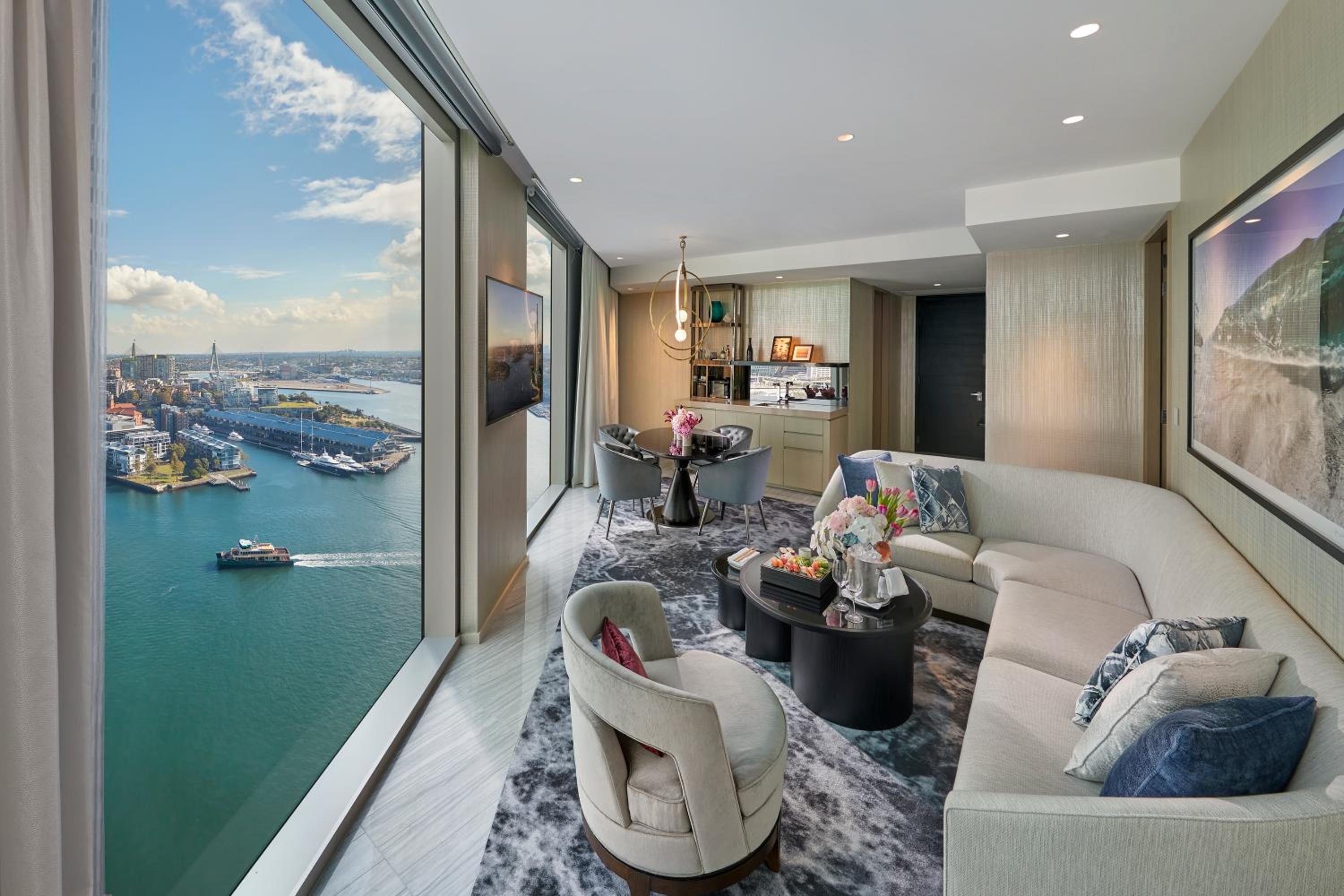 Executive Harbor Bridge Suite