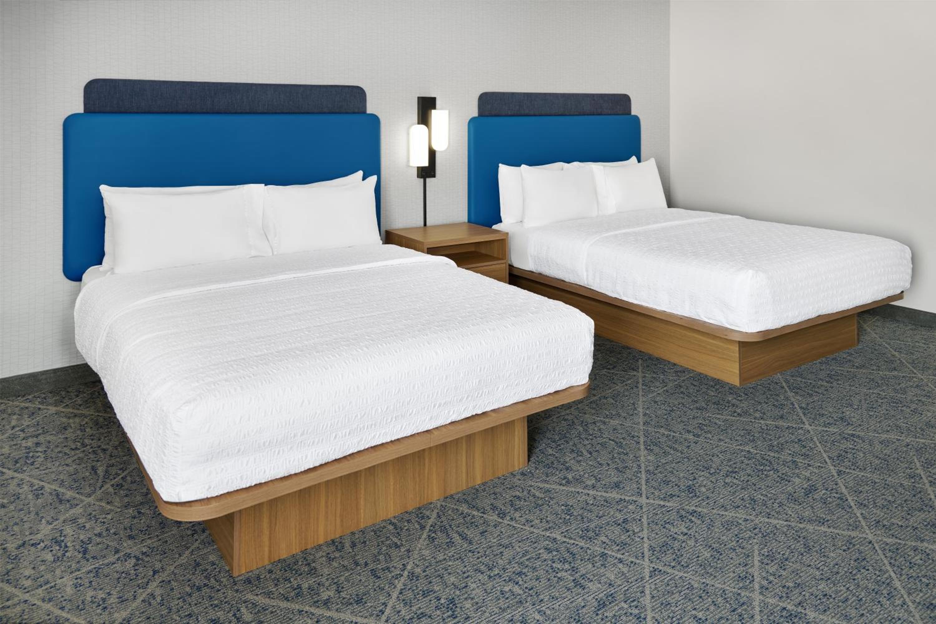 Larger Queen Room with Two Queen Beds - Non-Smoking - Photo 2