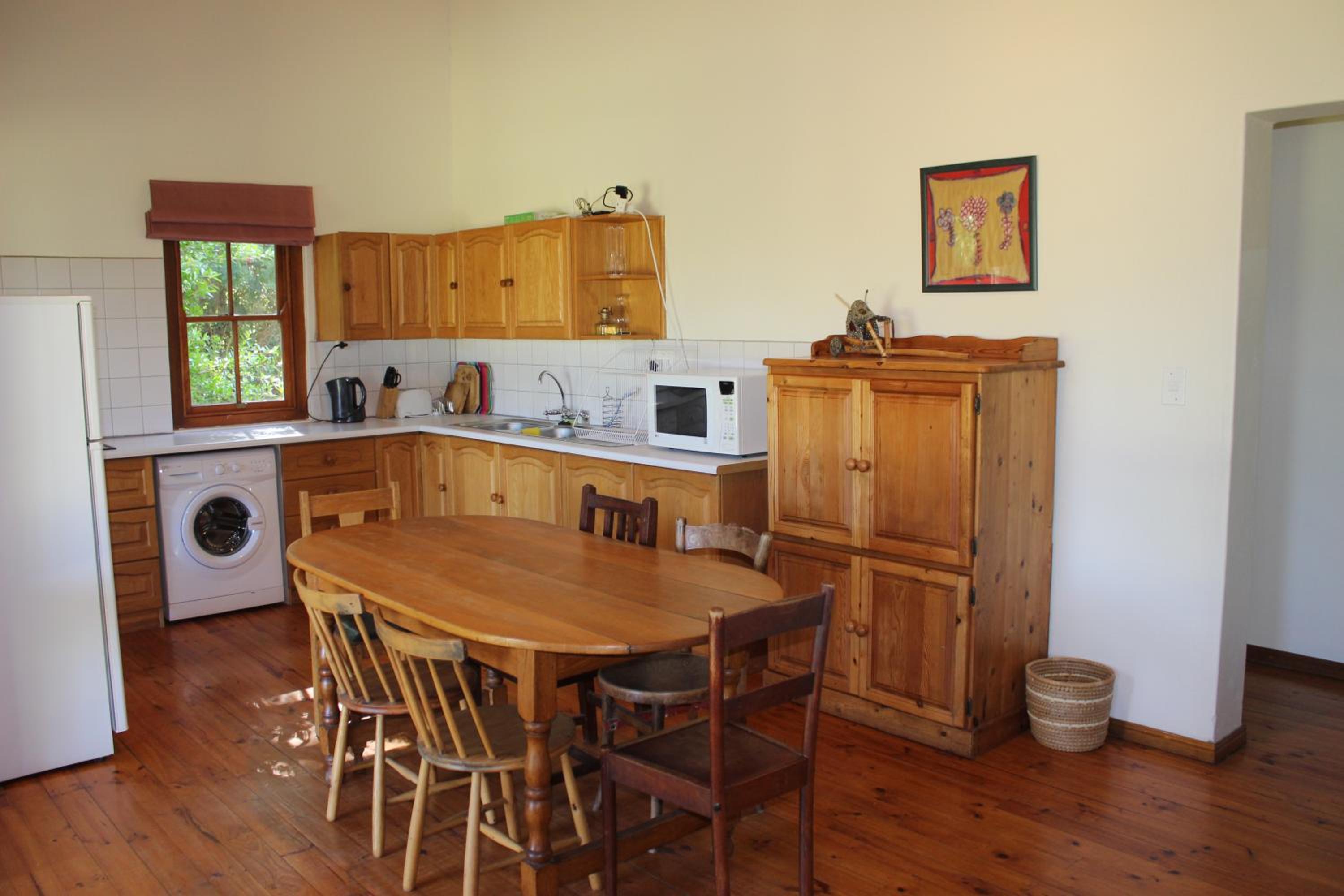 Two-Bedroom House - Photo 6
