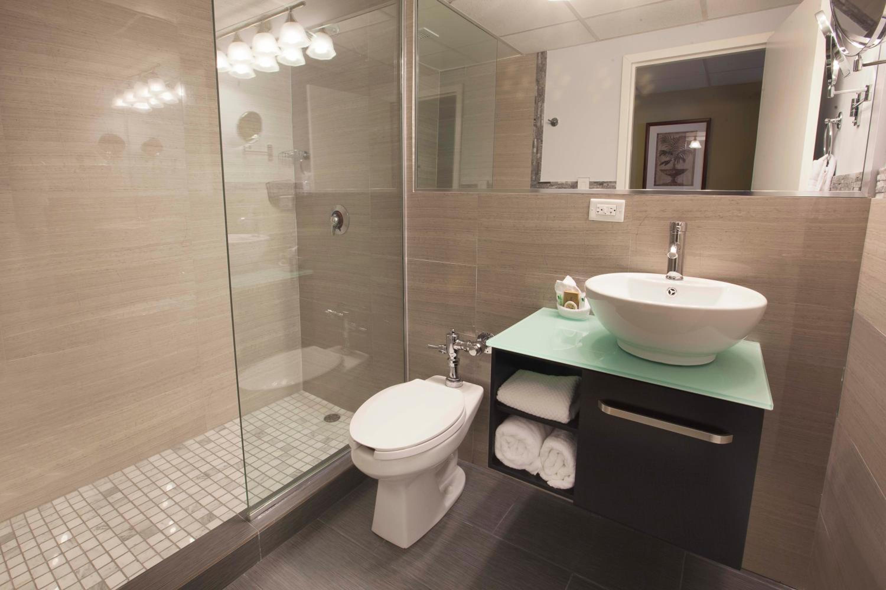 Executive Jr. Suite photo 2