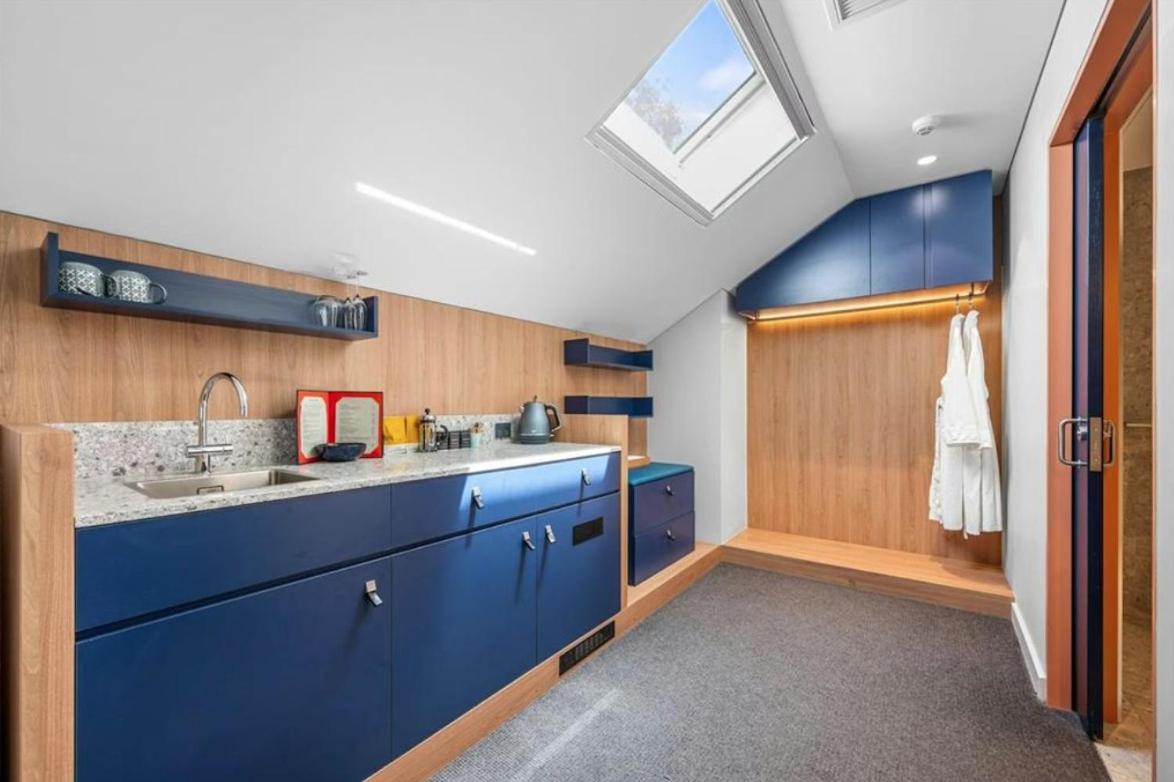 Accessible Executive Suite with Free Wi-Fi & Free Parking