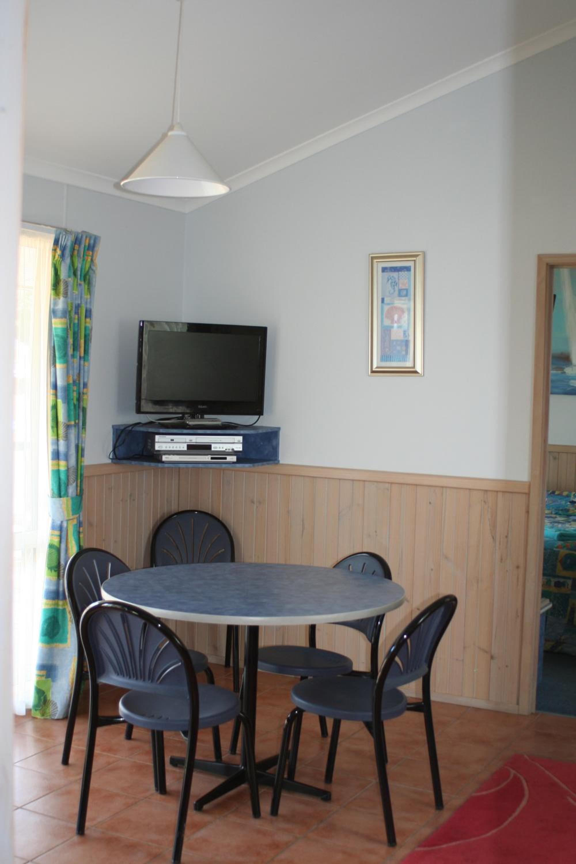 Superior Family Room photo 2