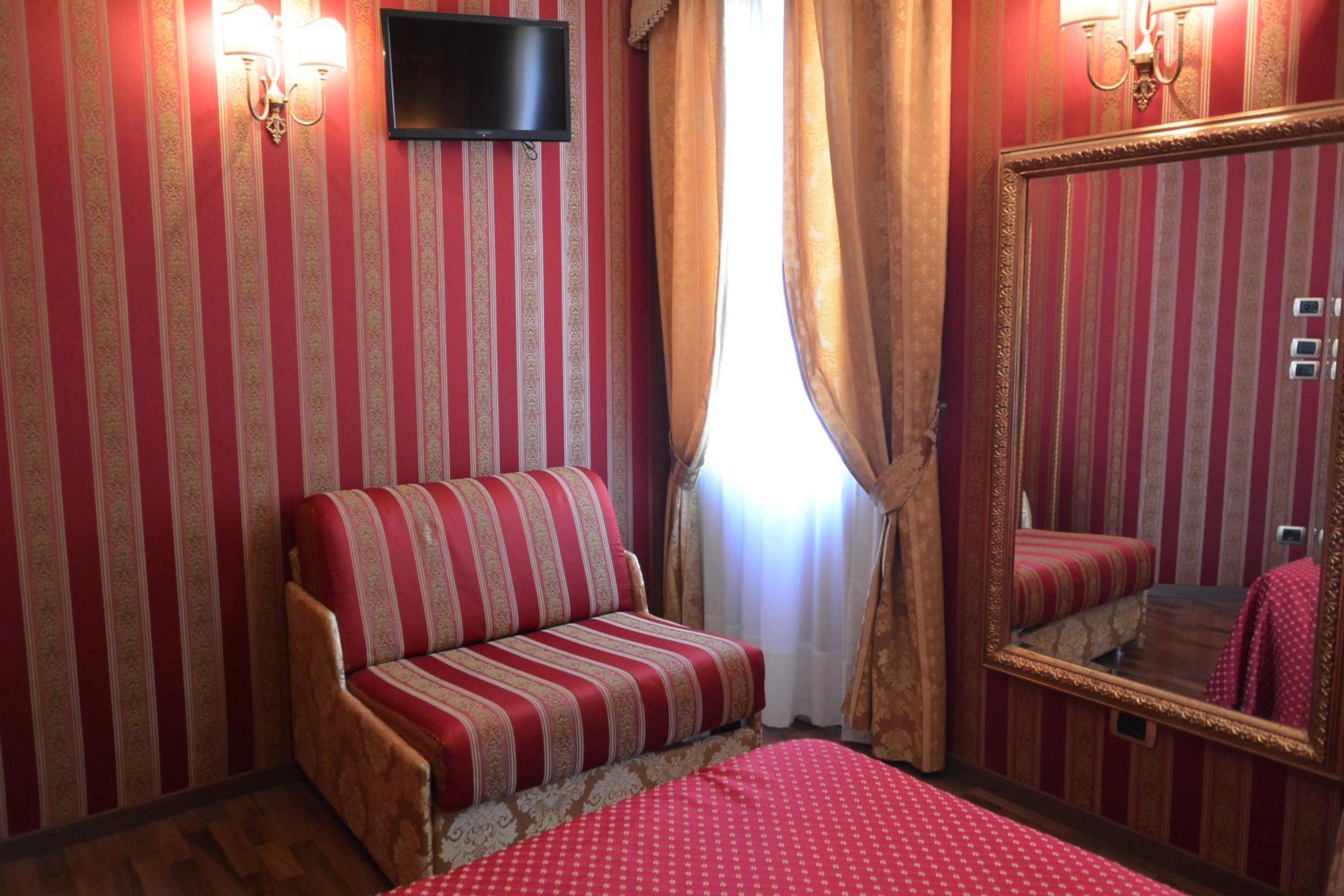 Triple Room photo 2