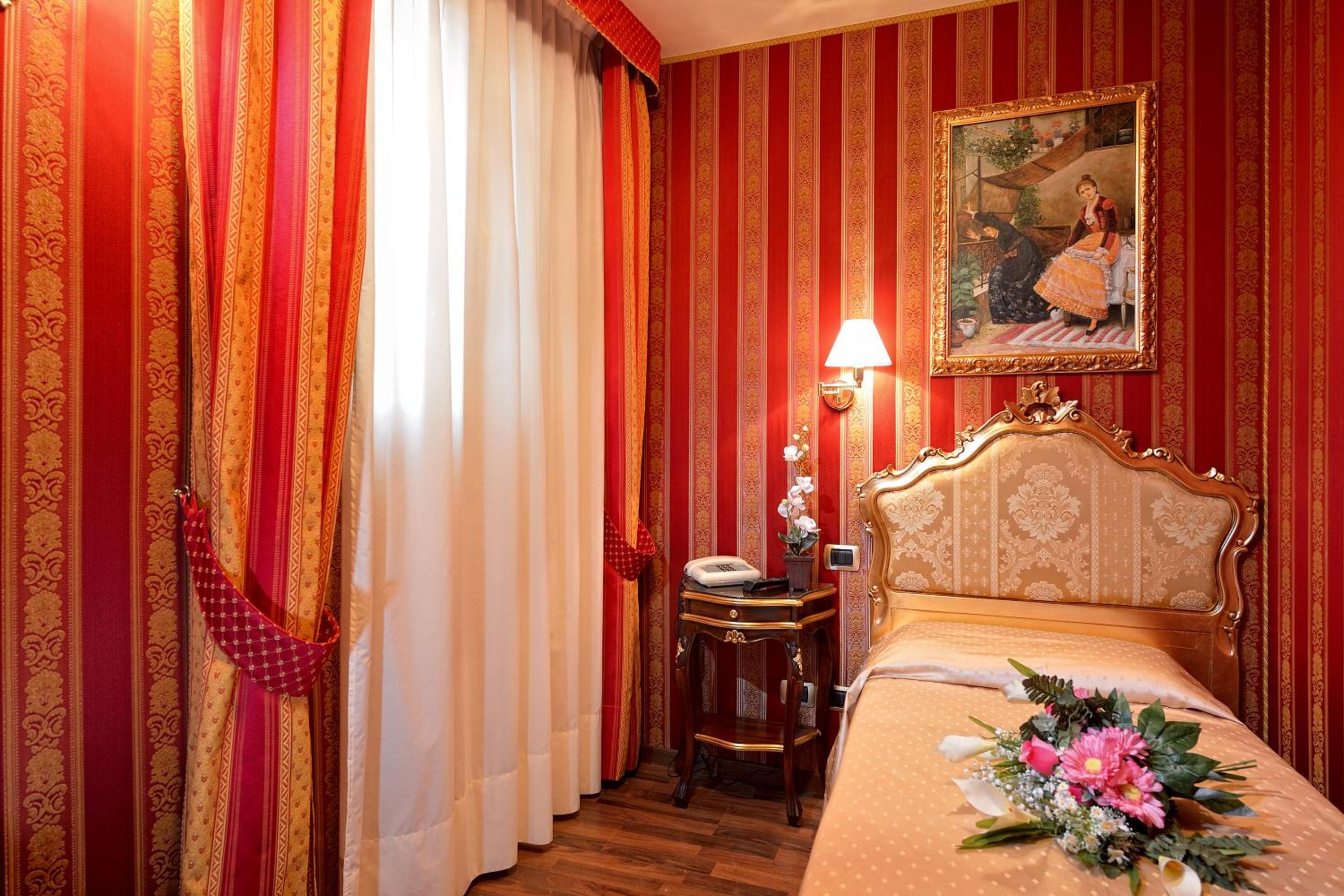 Single Room photo 1