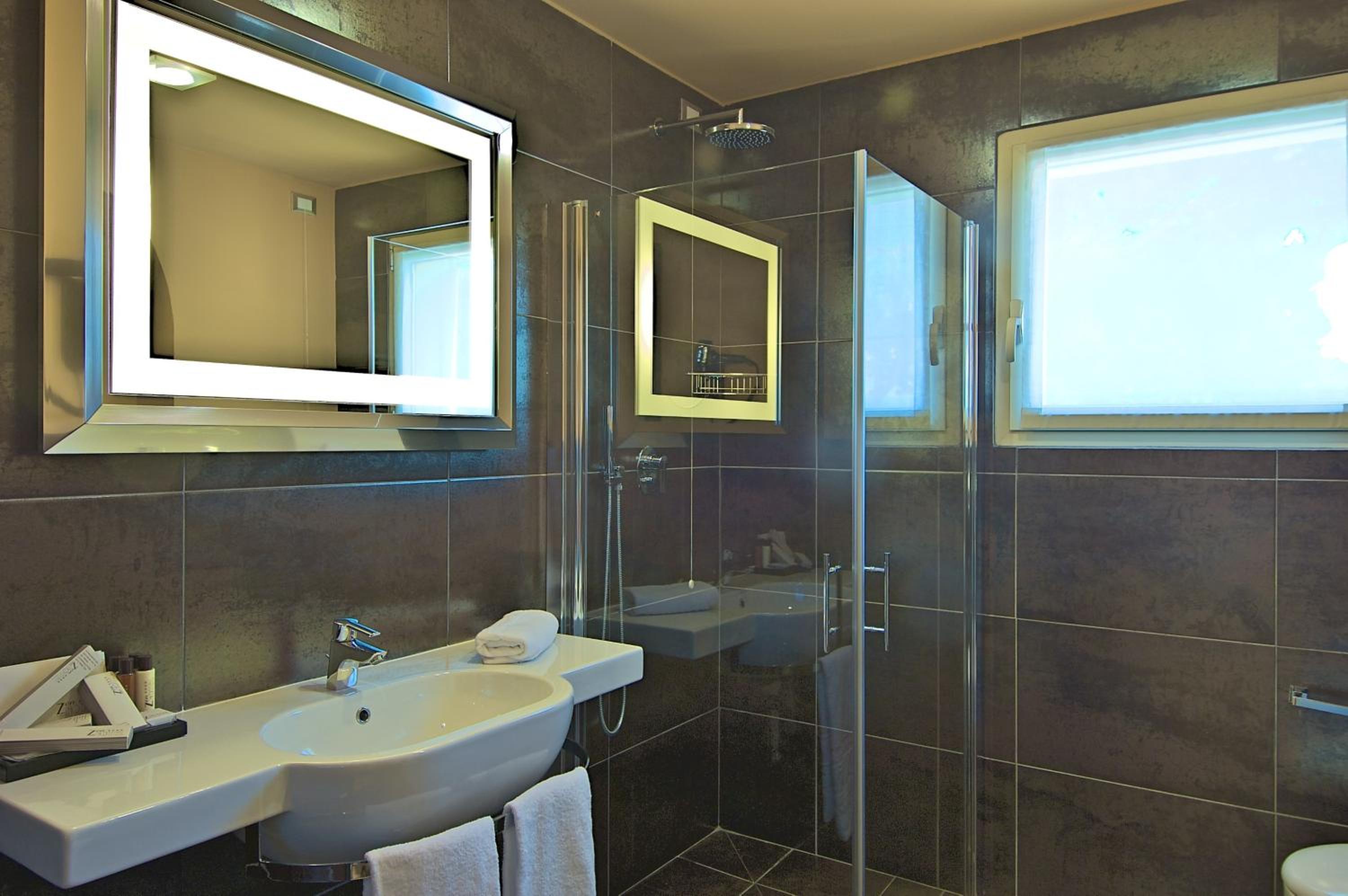Quadruple Room - Photo 3