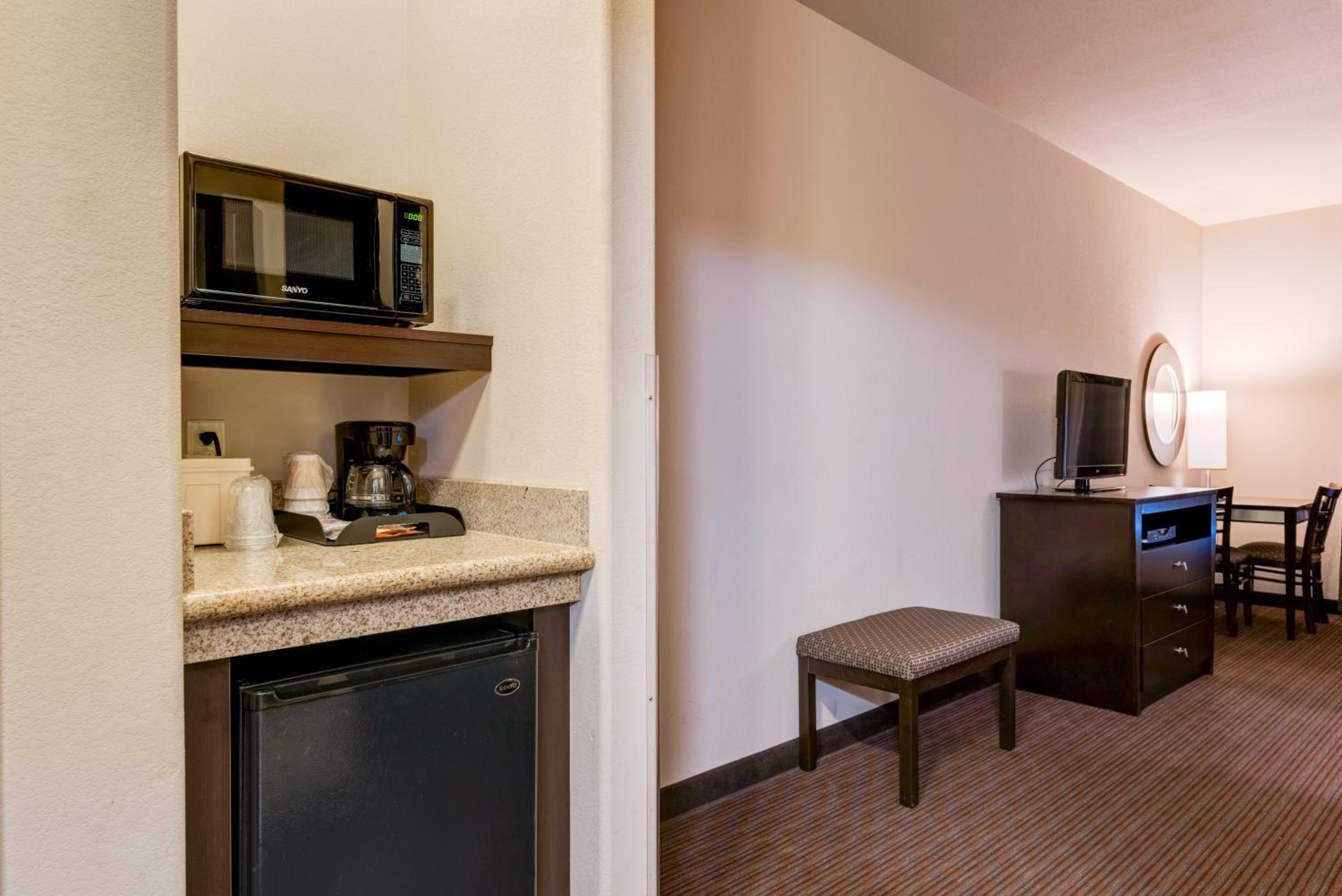 King Suite - Photo 3