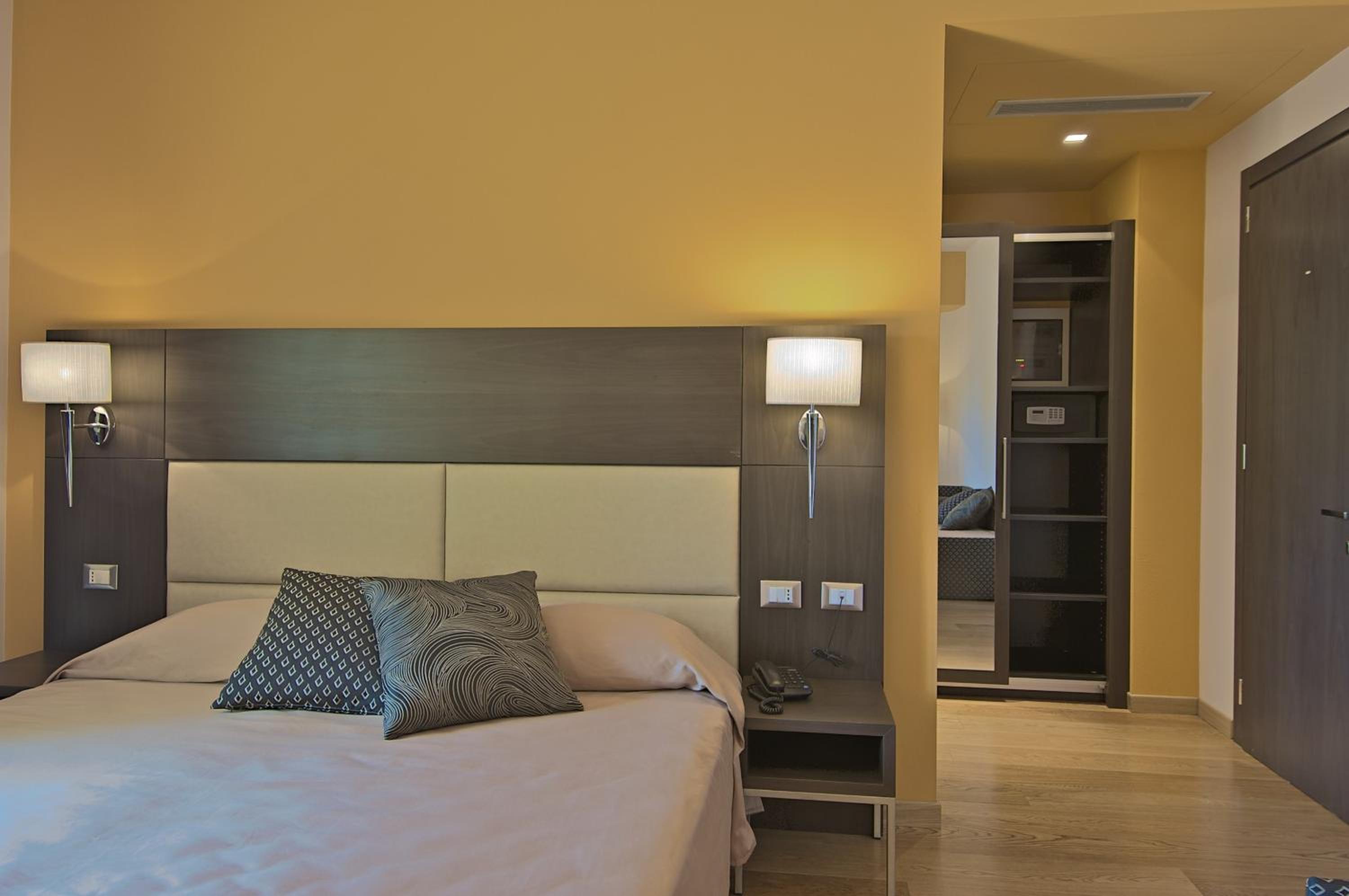 Superior Triple Room - Photo 1