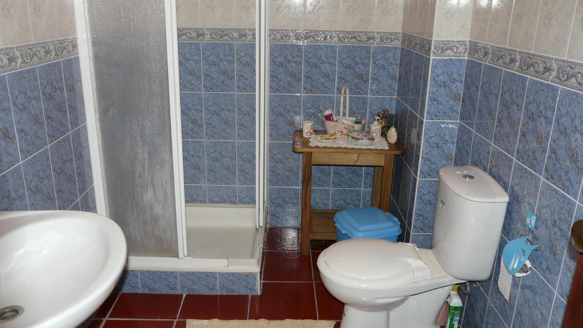 Double Room with Balcony - Photo 3