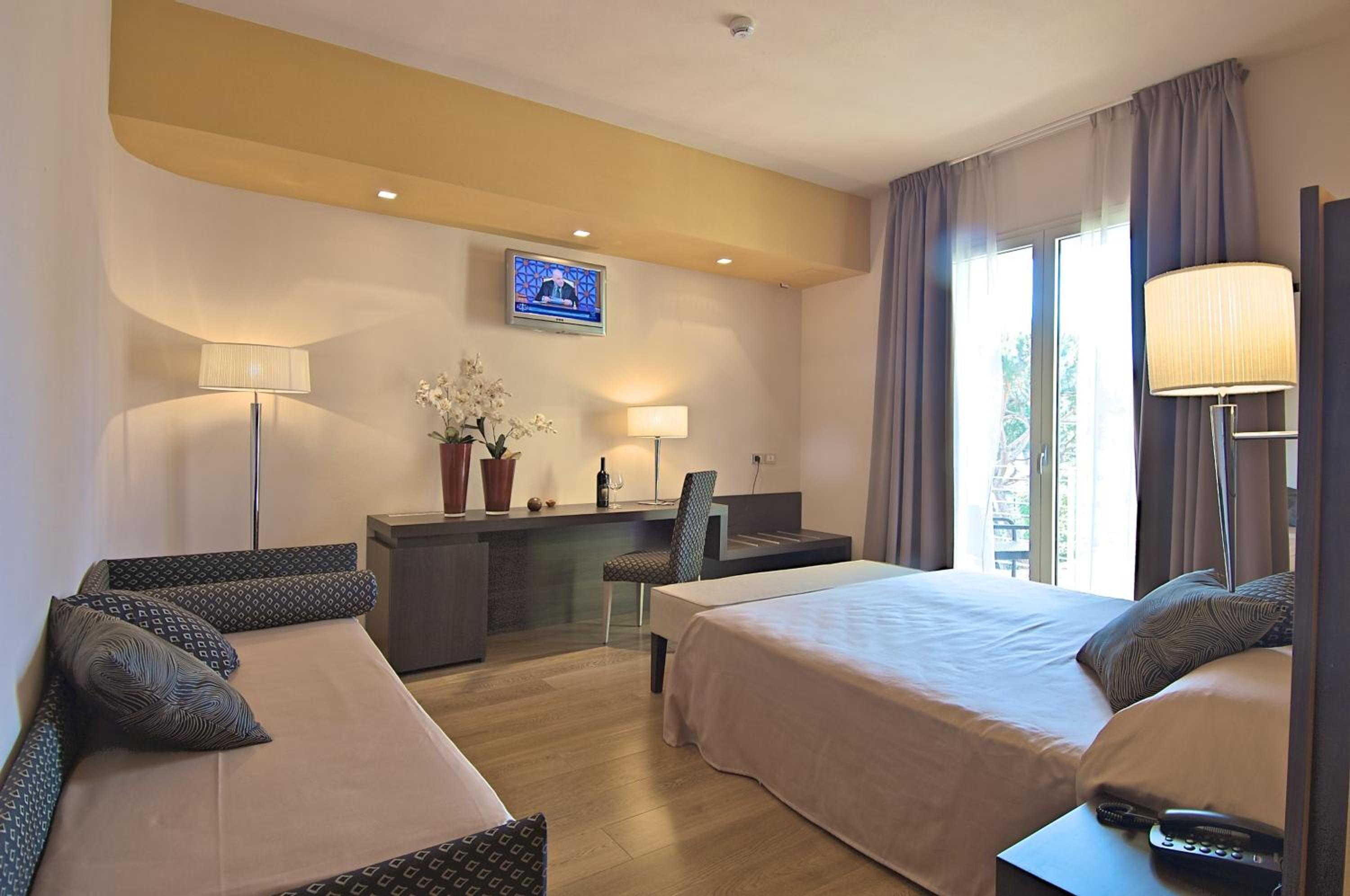 Superior Triple Room - Photo 3