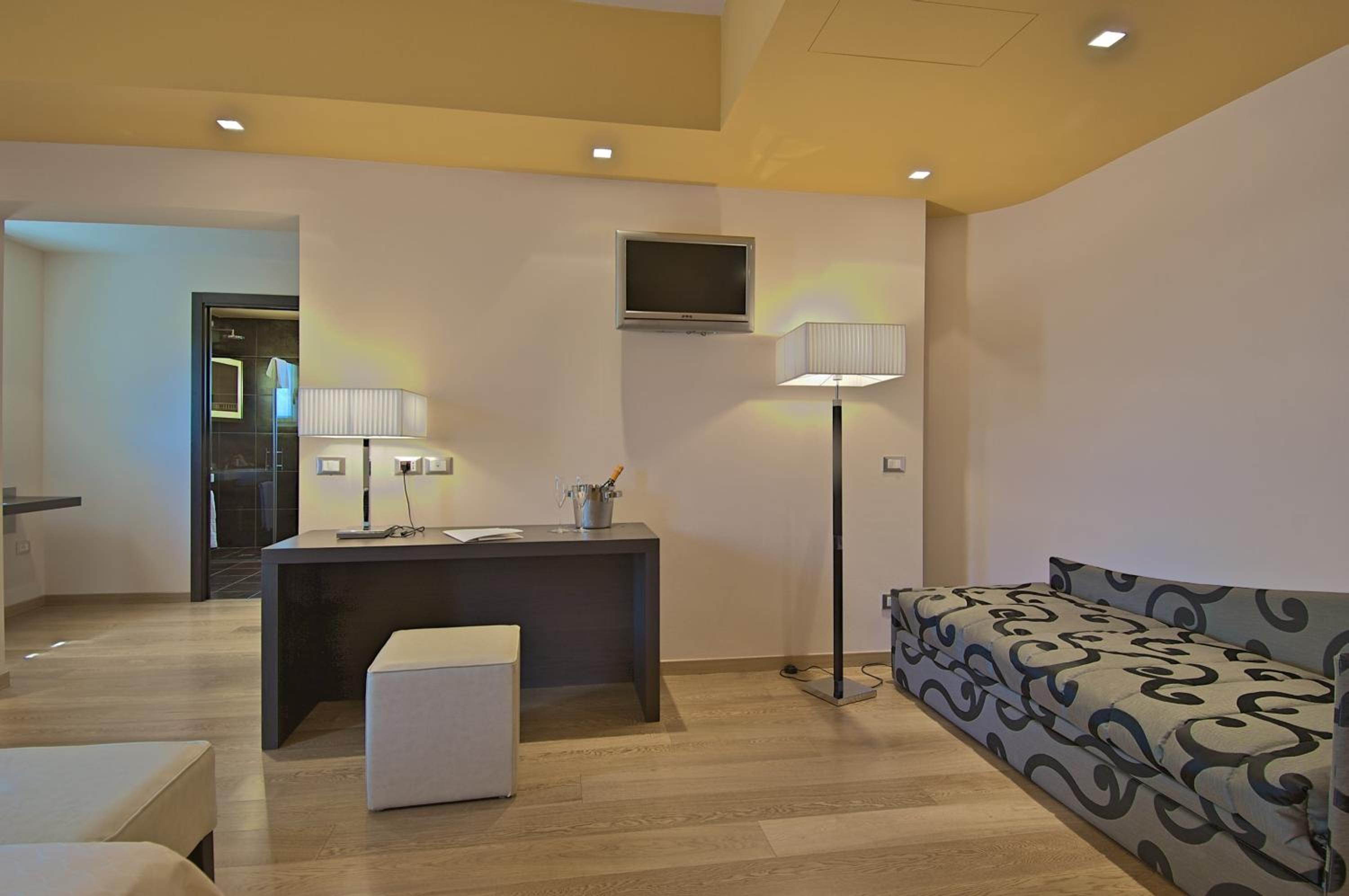 Quadruple Room - Photo 5