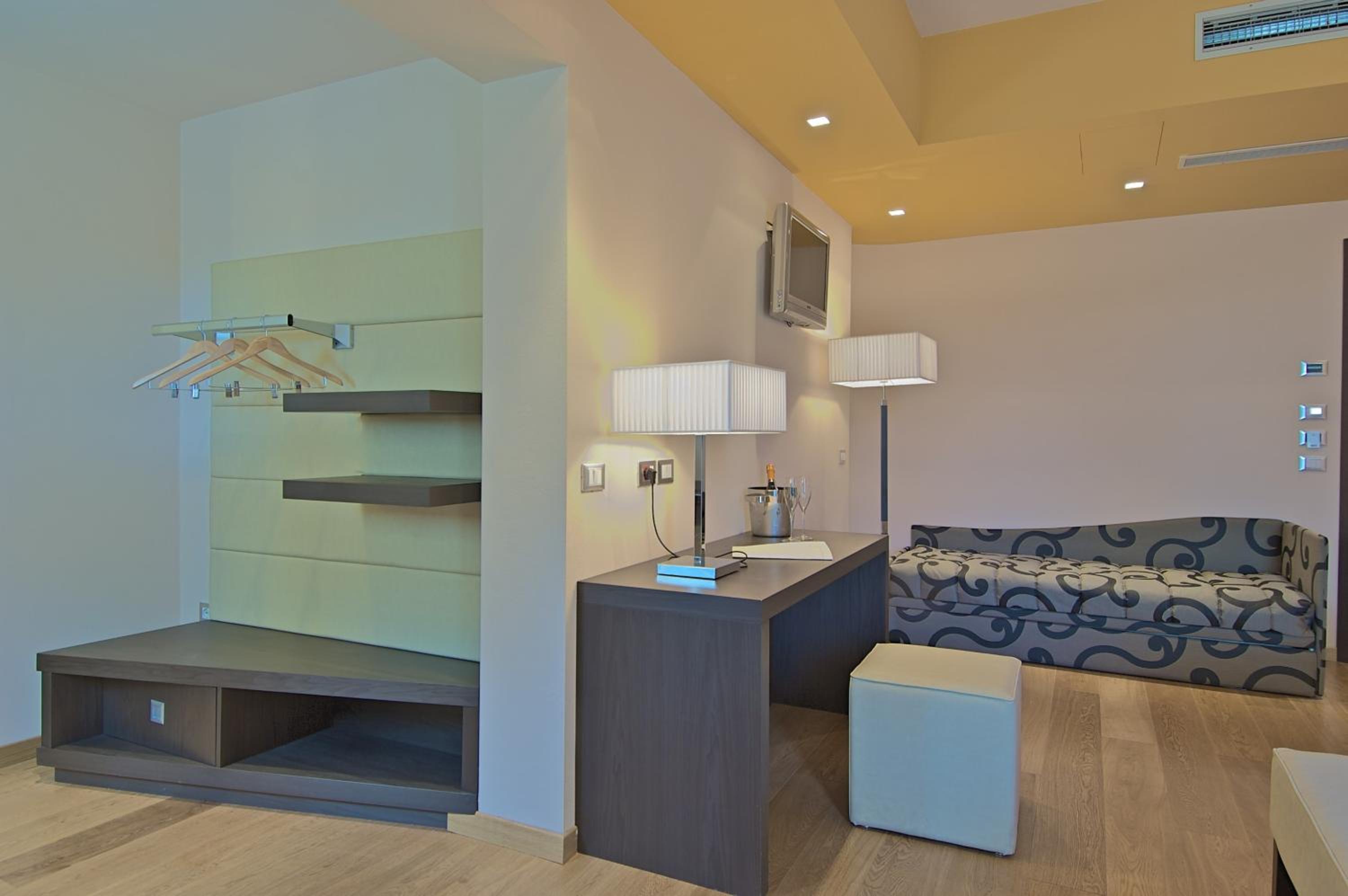 Quadruple Room - Photo 4