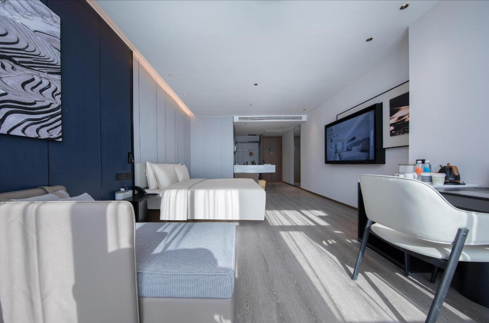 Large Double Room photo 3