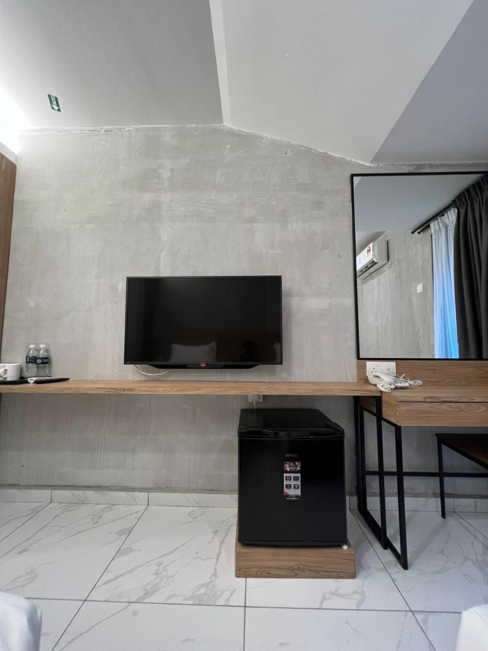 Deluxe Twin Room - Photo 2