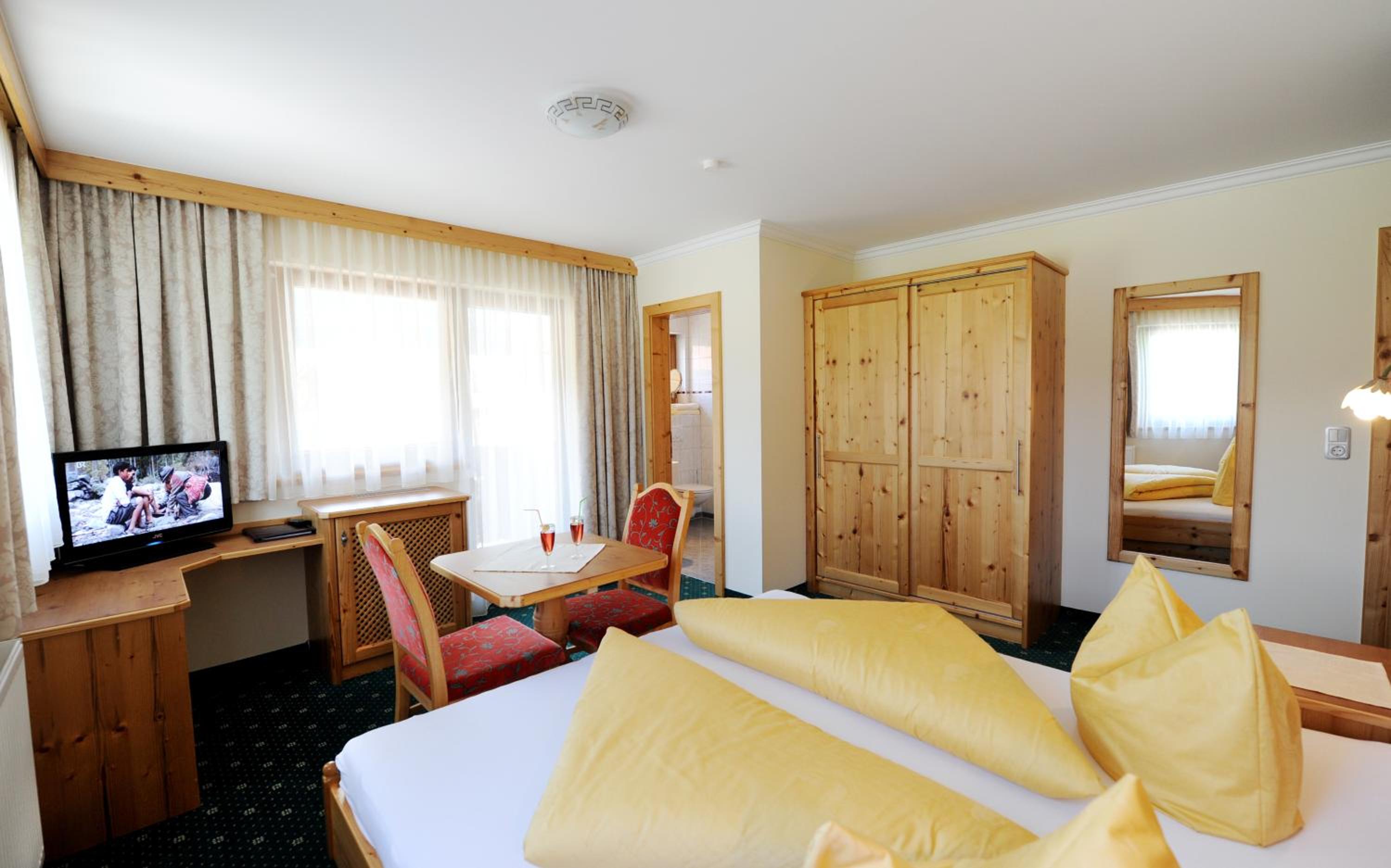 Double Room with Balcony photo 3