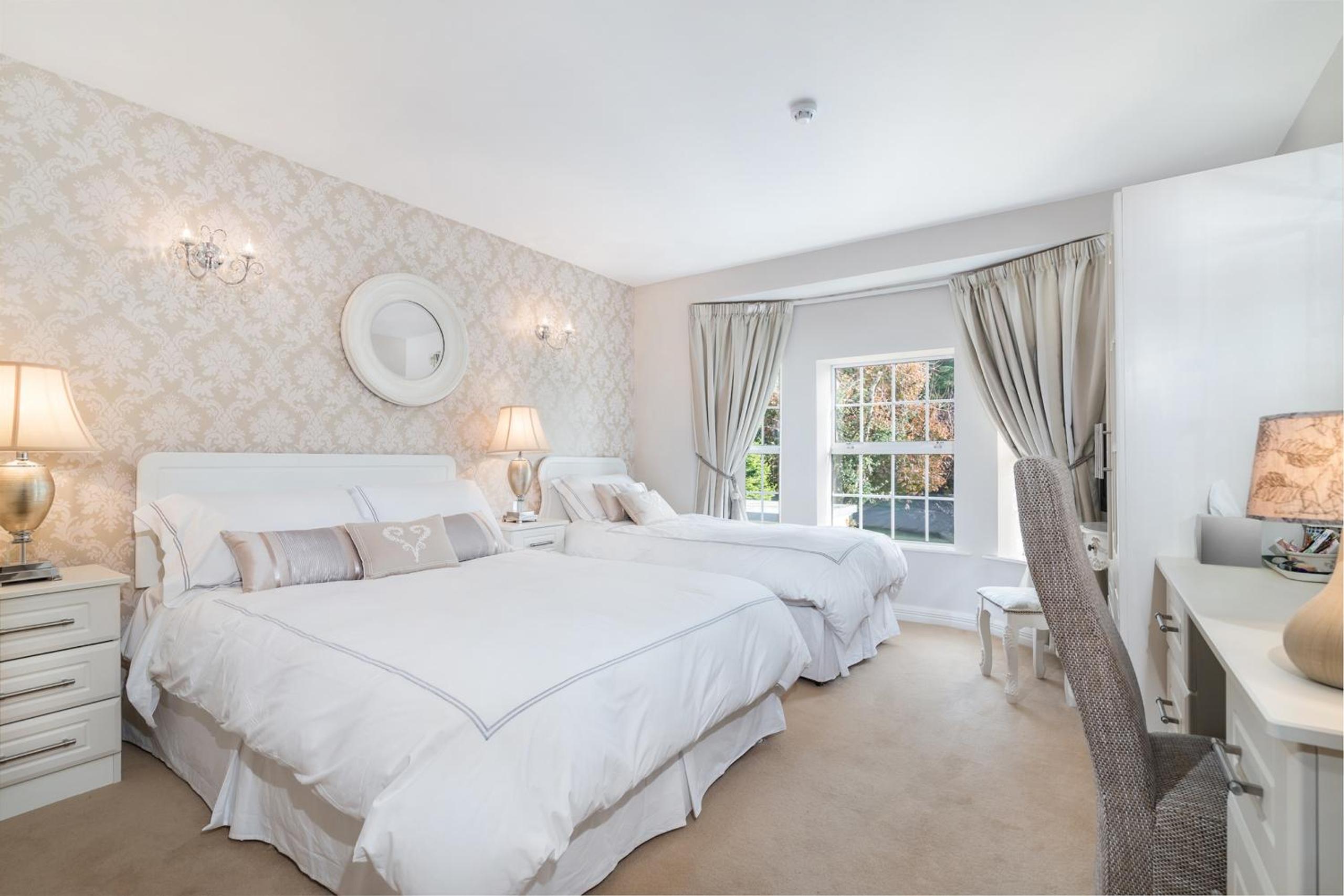 Double or Twin Room - Photo 4