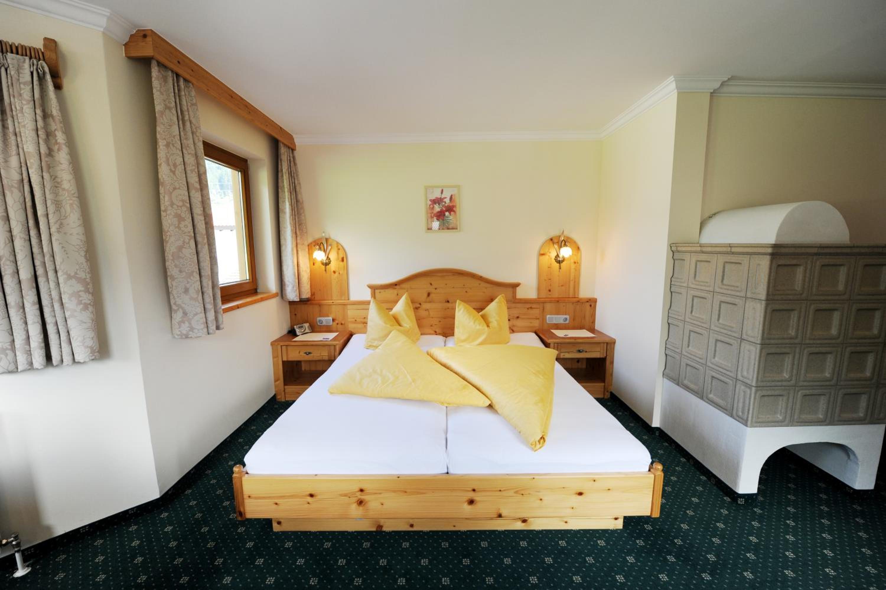 Deluxe Double Room with Balcony photo 1