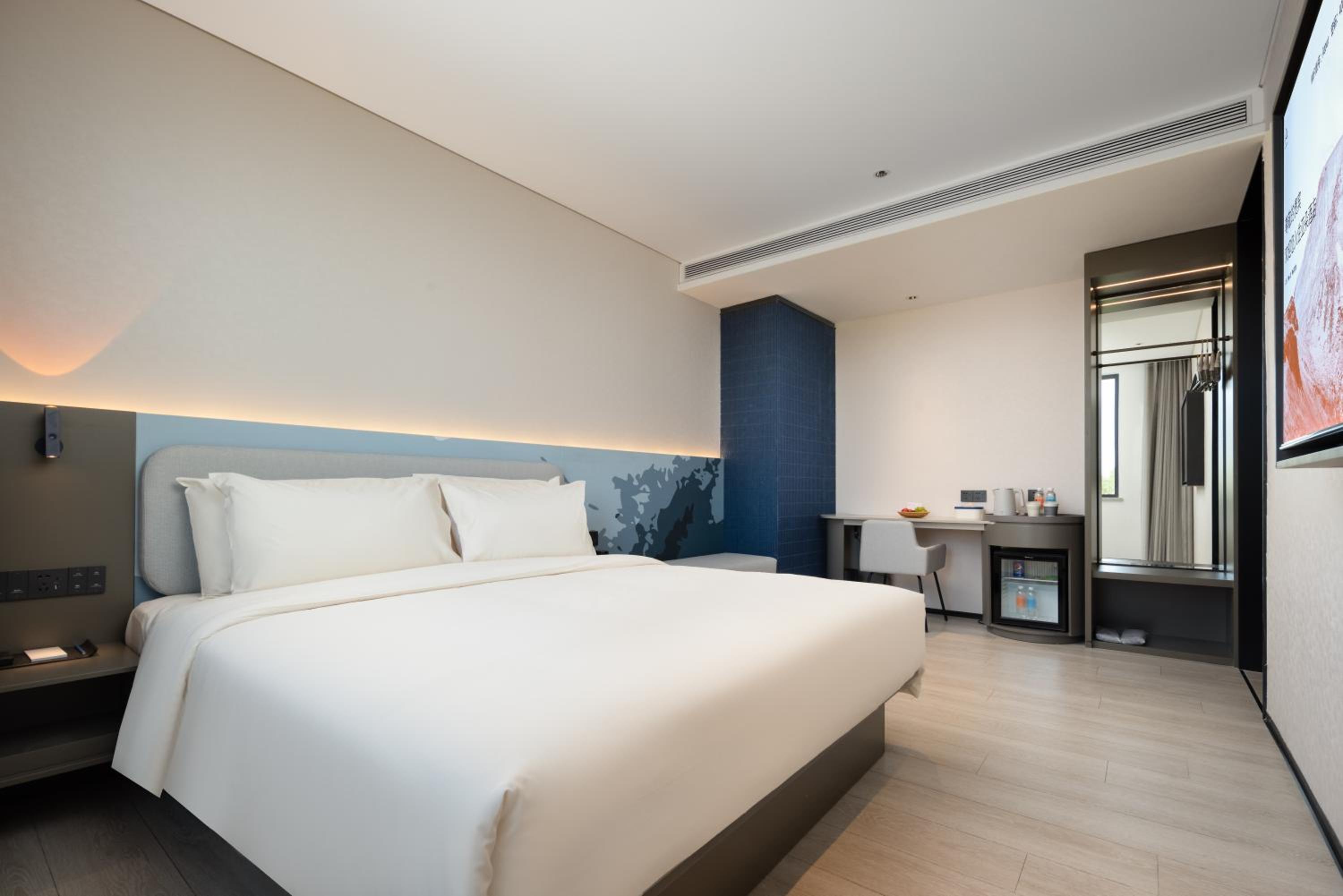 Super Double Room with Lake View  photo 2