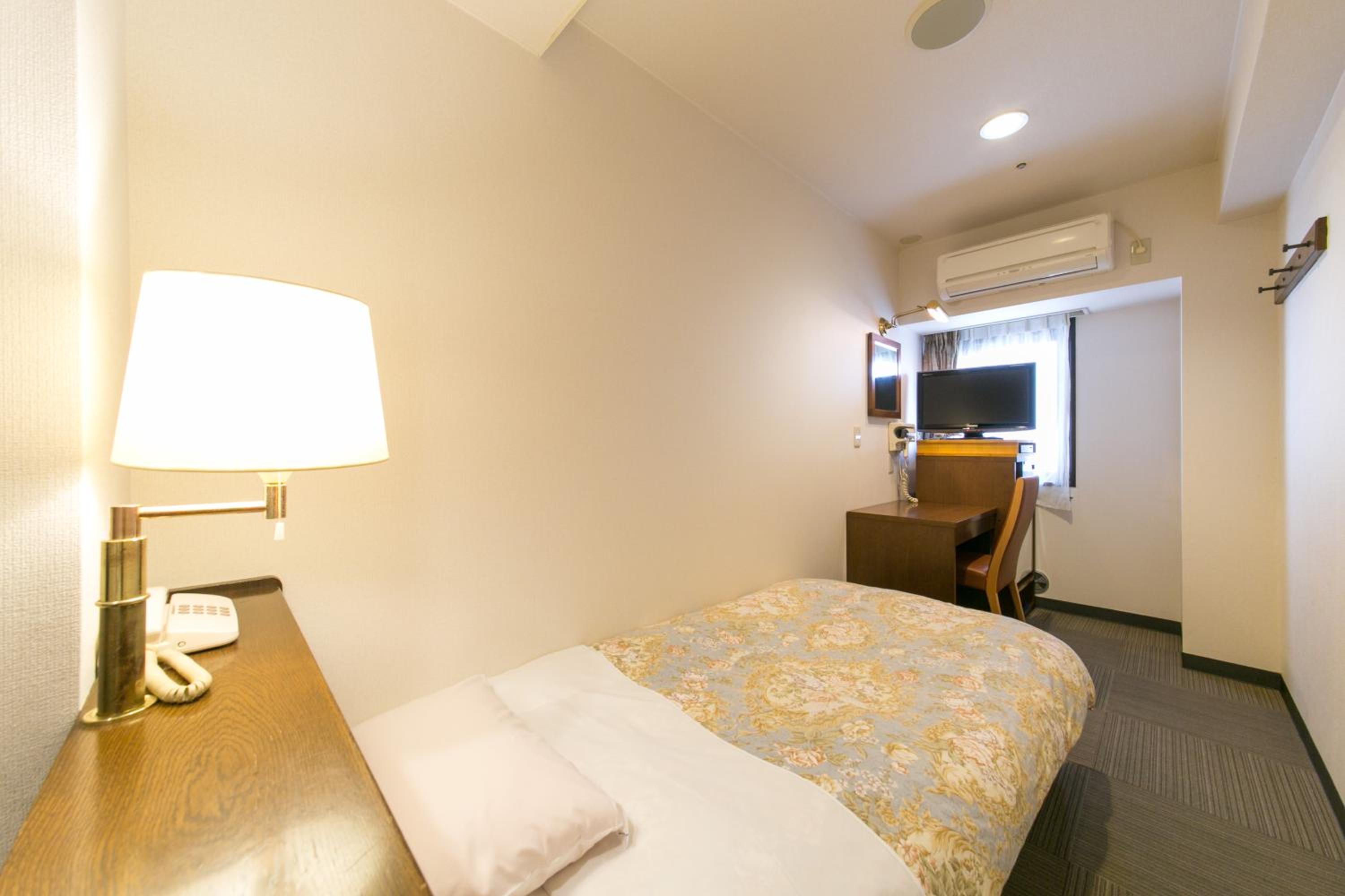 Single Room - Non-Smoking photo 3