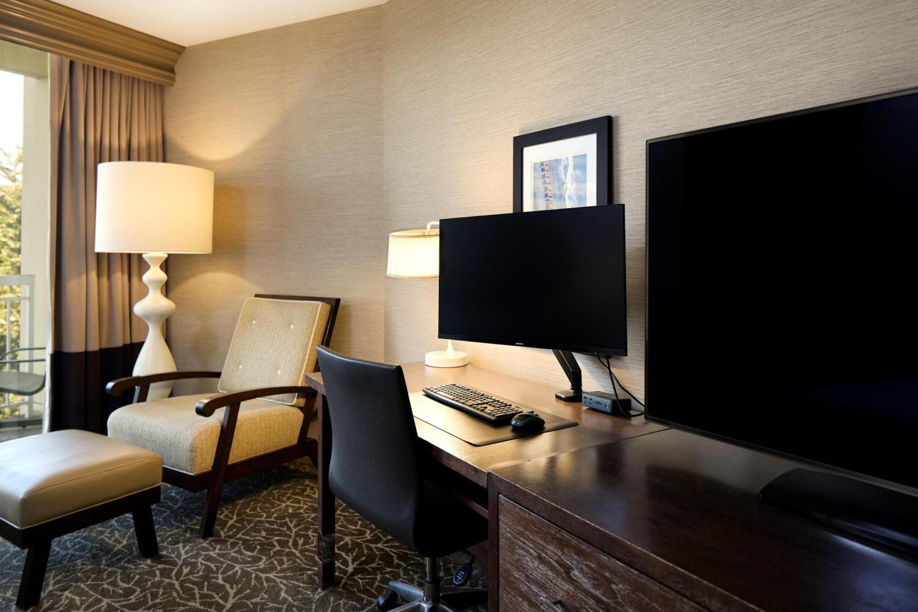 King Room with Work Room