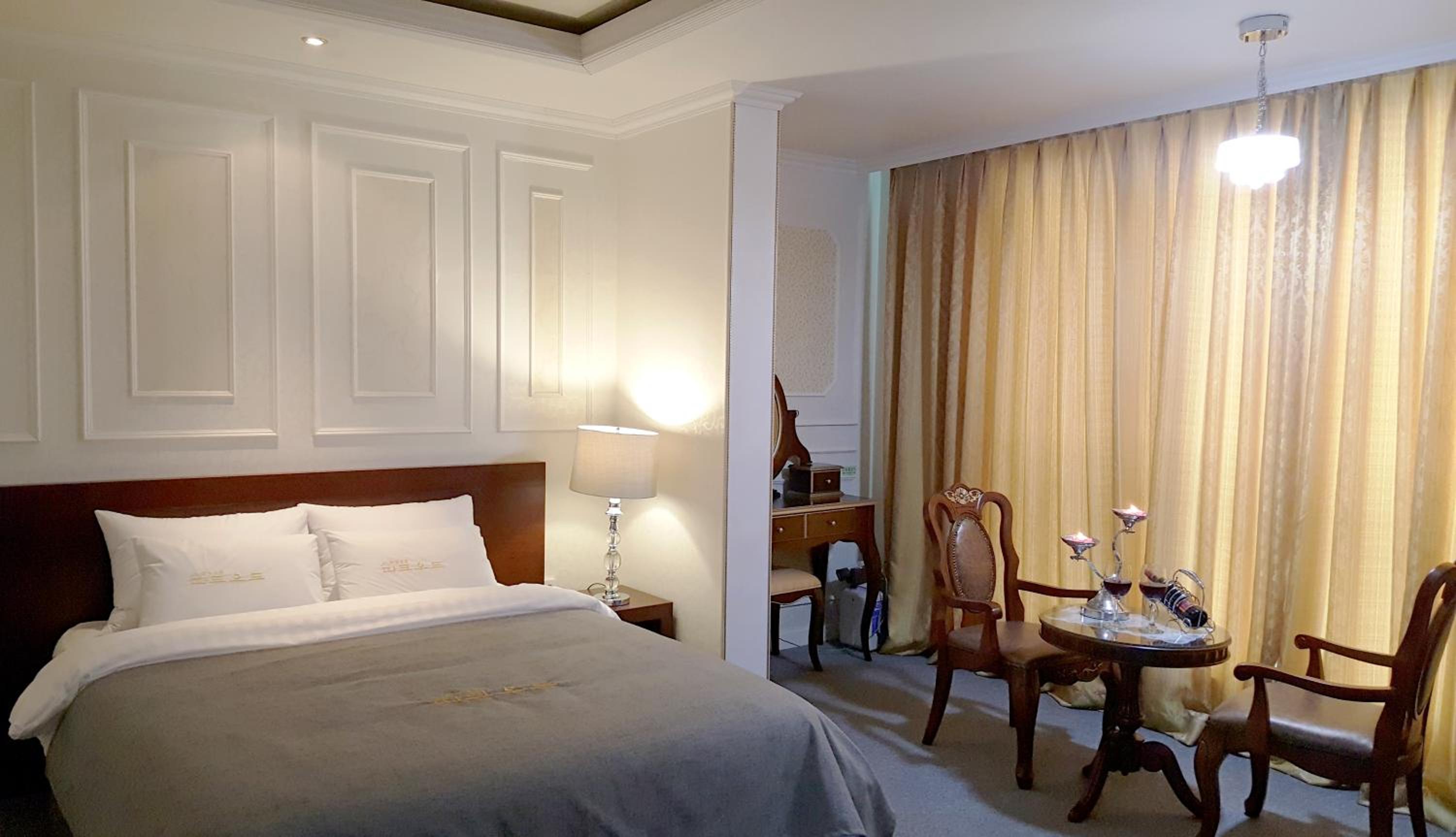 Royal Deluxe Double Room - Photo 1