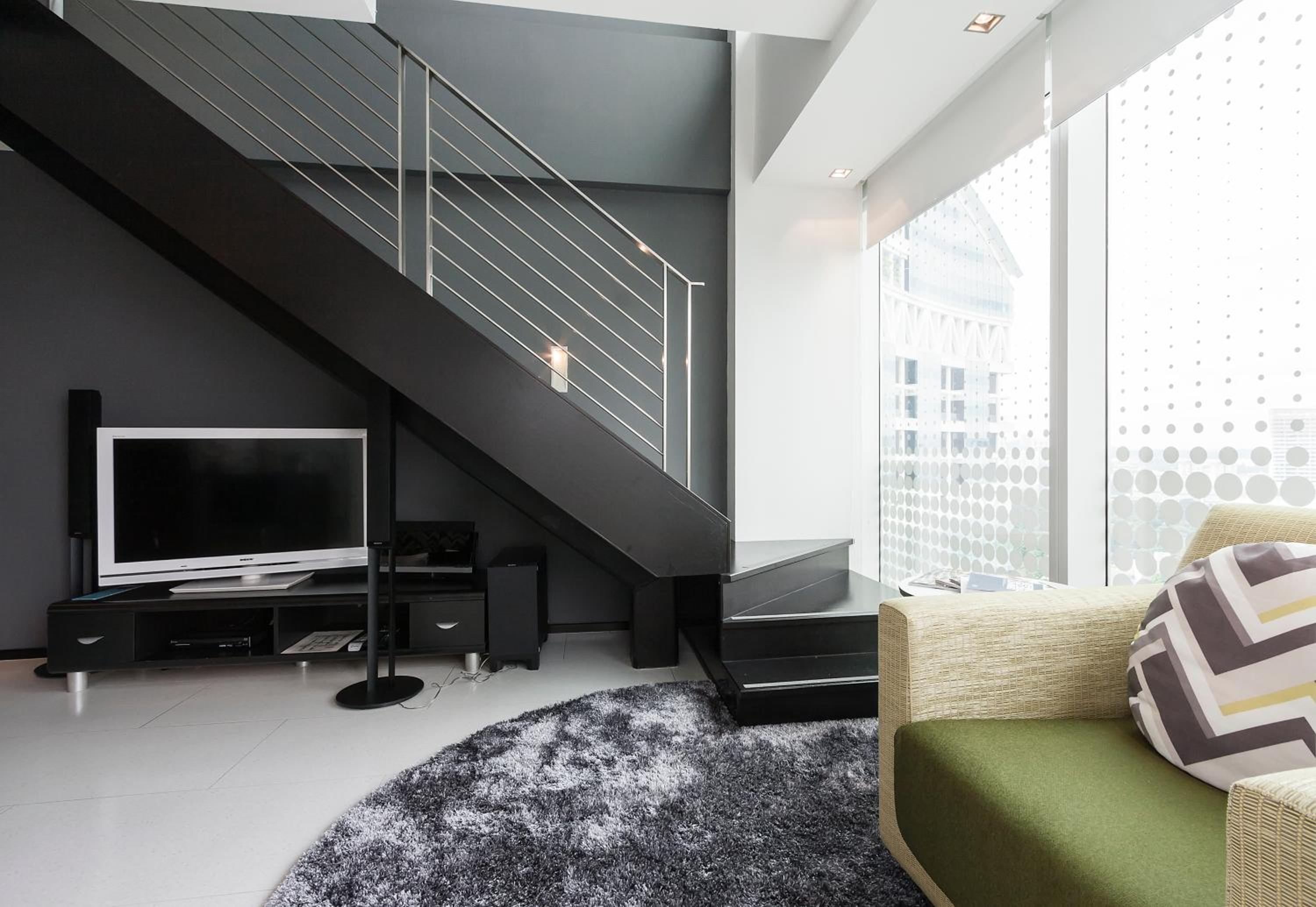 One-Bedroom Deluxe Loft photo 1