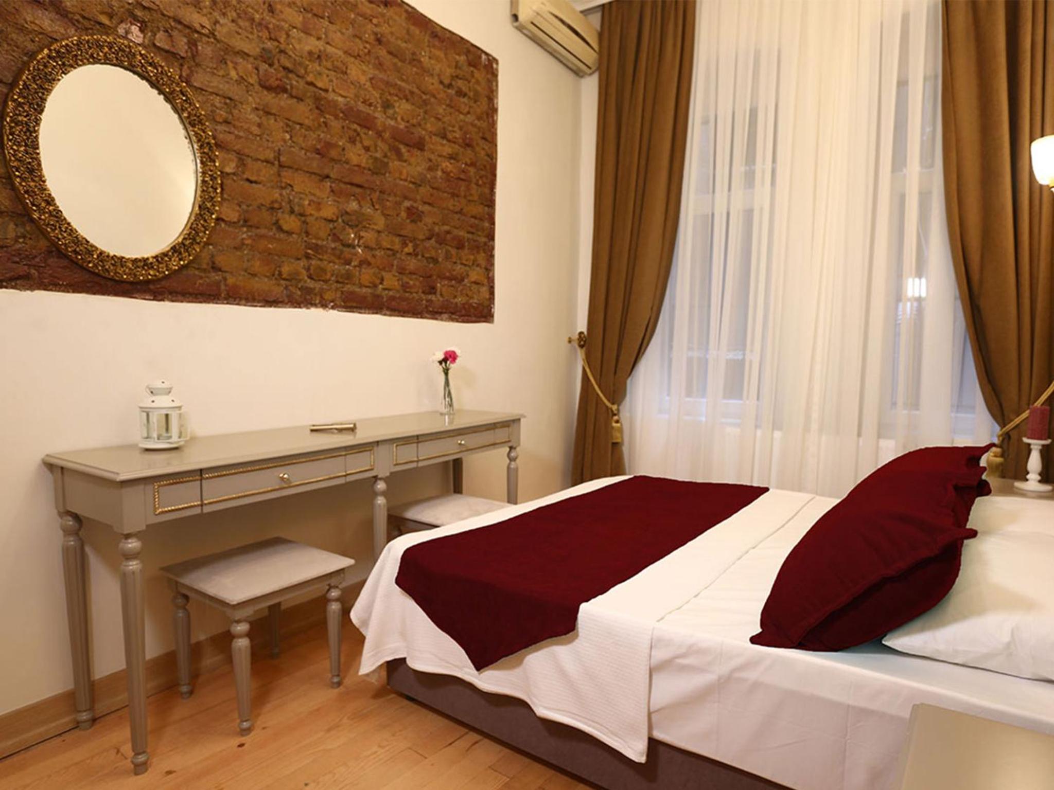 Deluxe Family Suite photo 1
