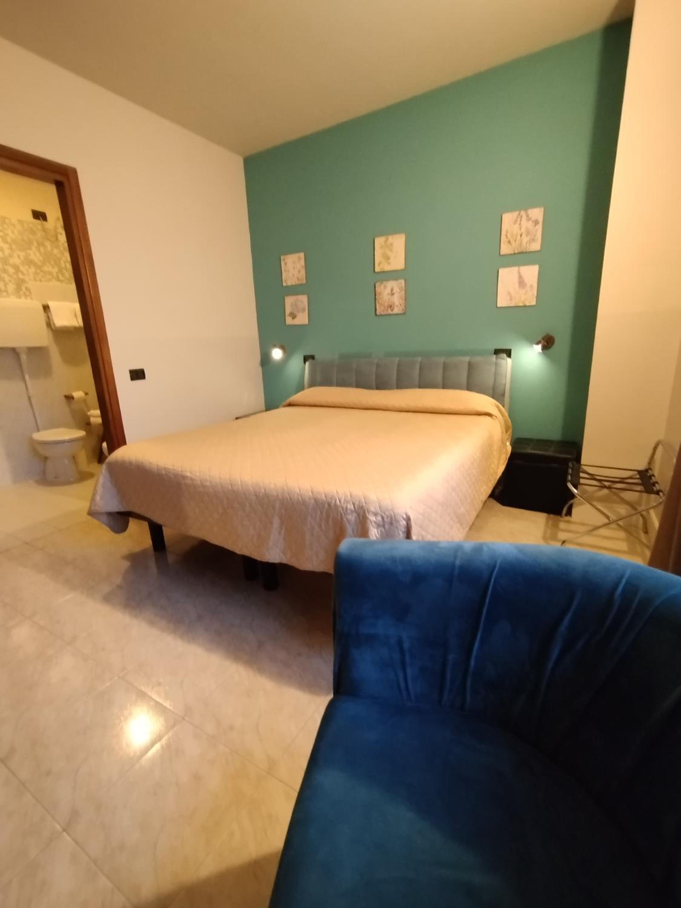 Standard Double Room photo 1