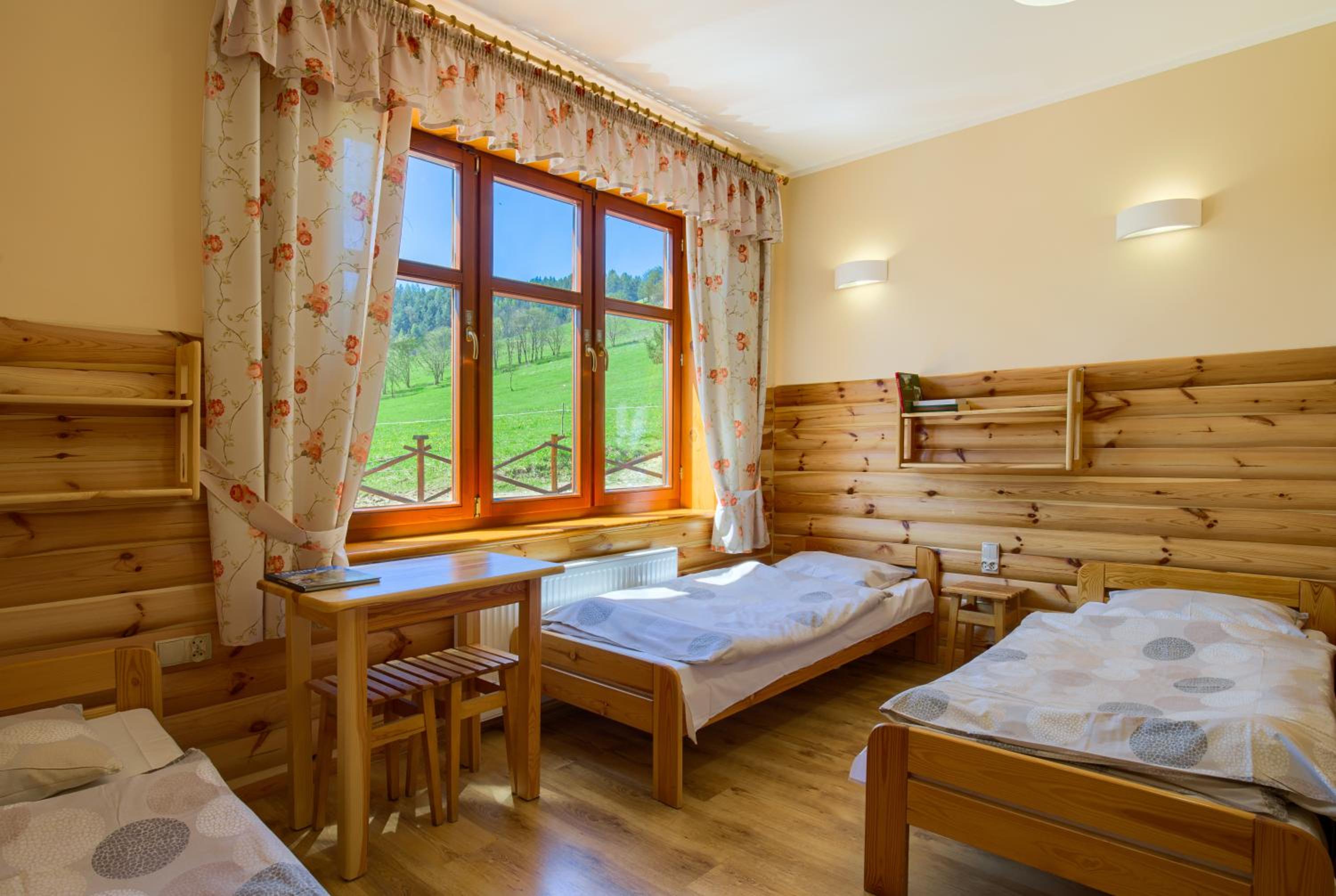 Single Bed in Mixed Dormitory Room