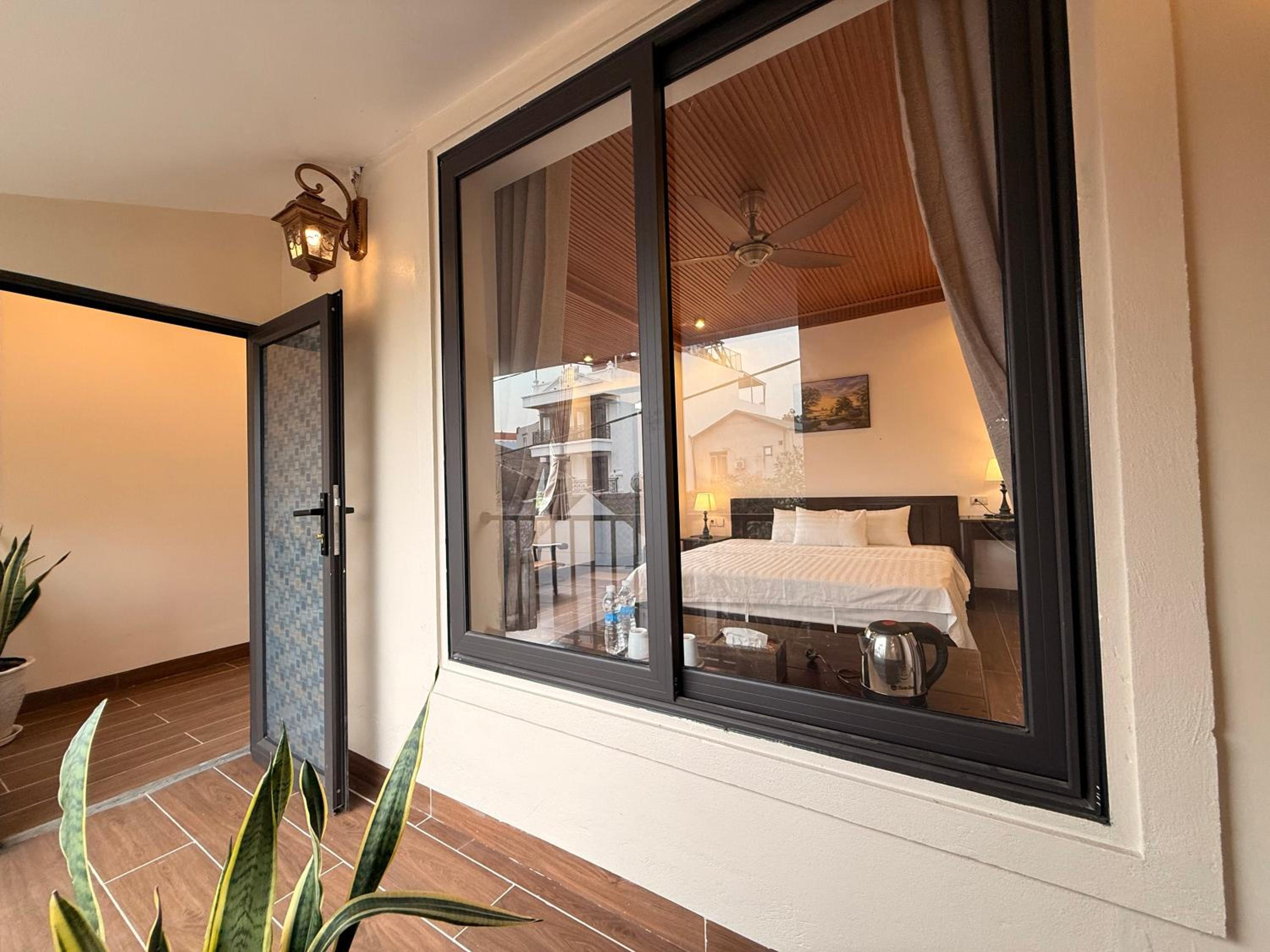 King Room with Balcony photo 3