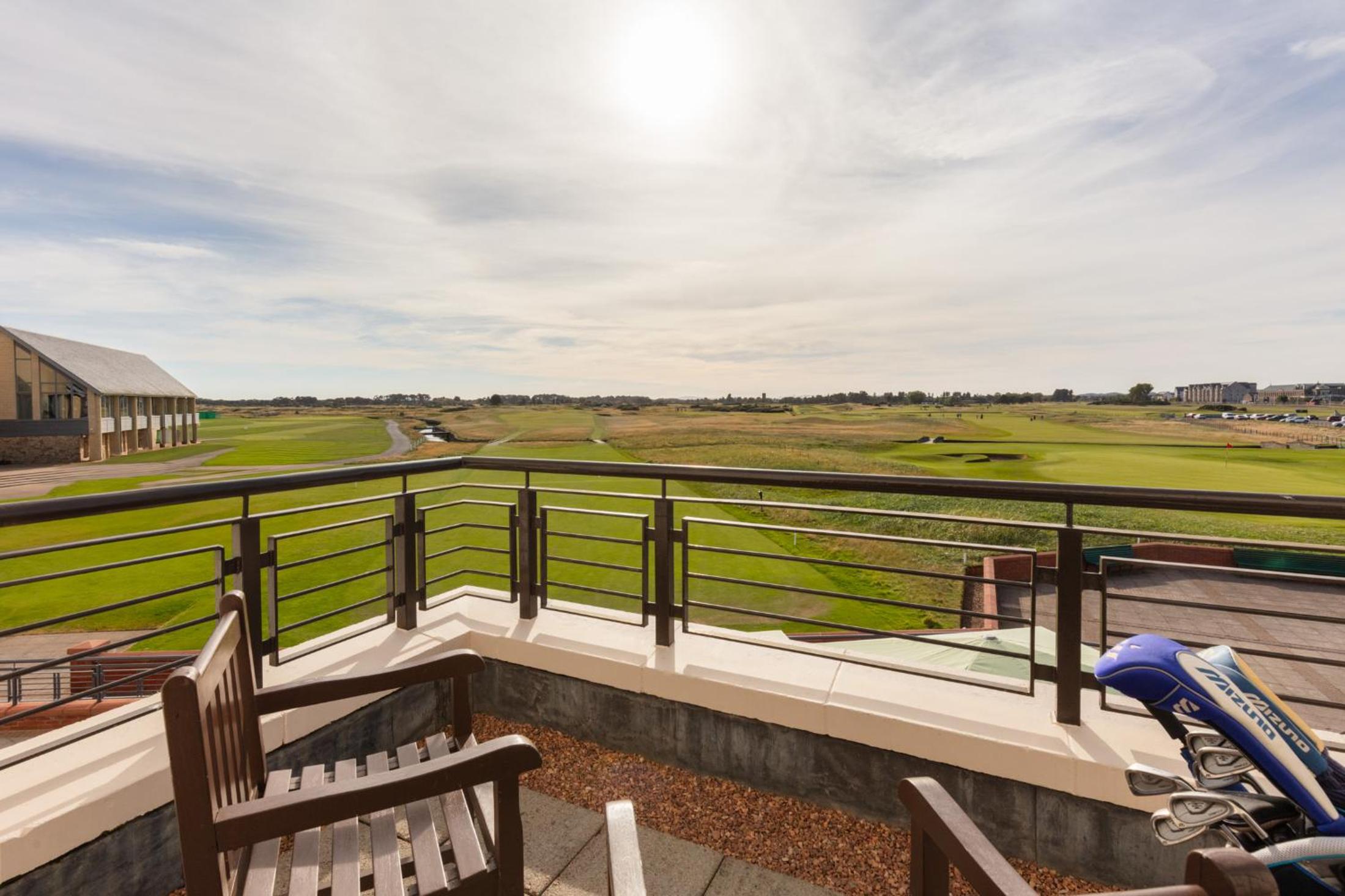King Suite with Balcony photo 3