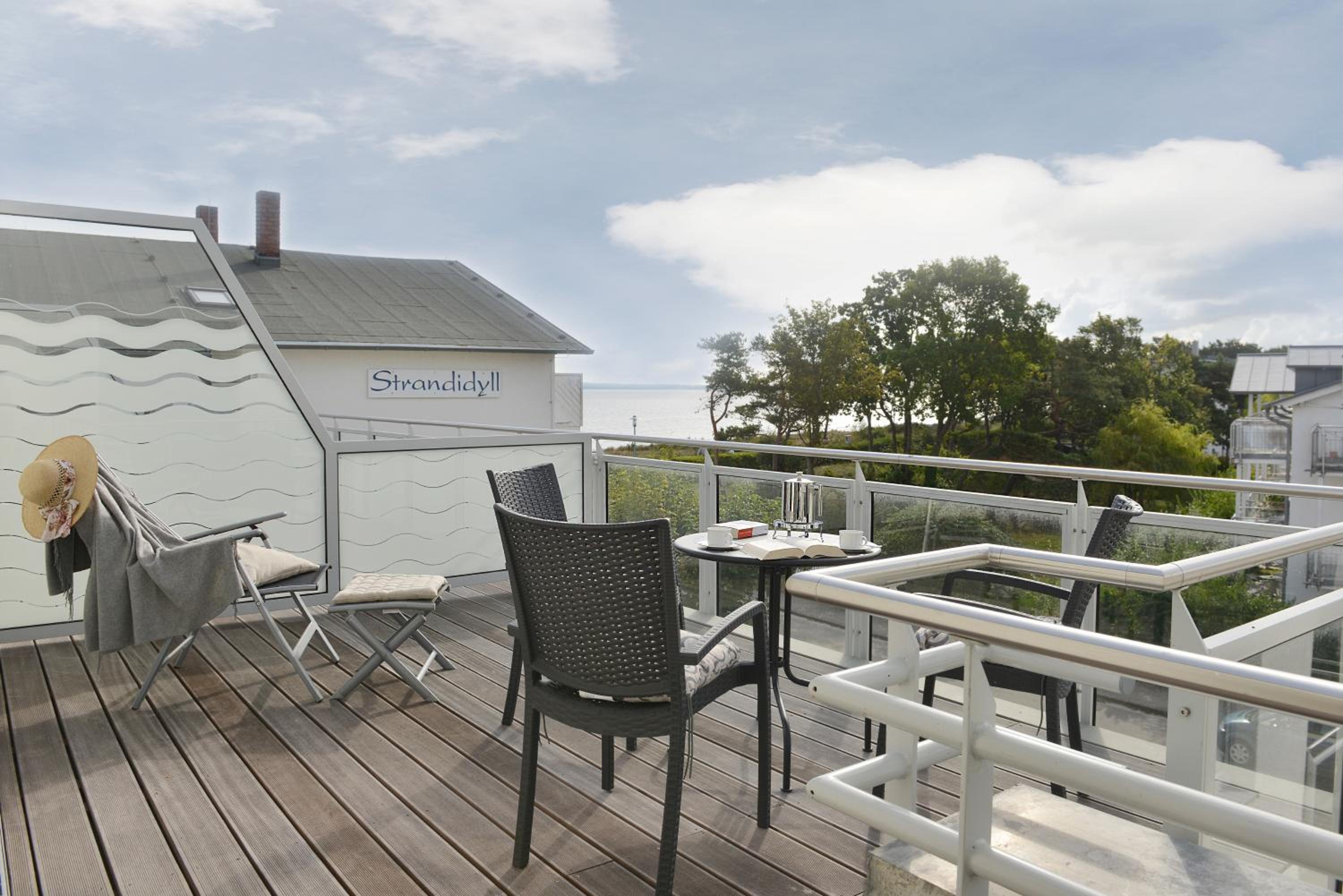 Apartment with Sea View photo 2