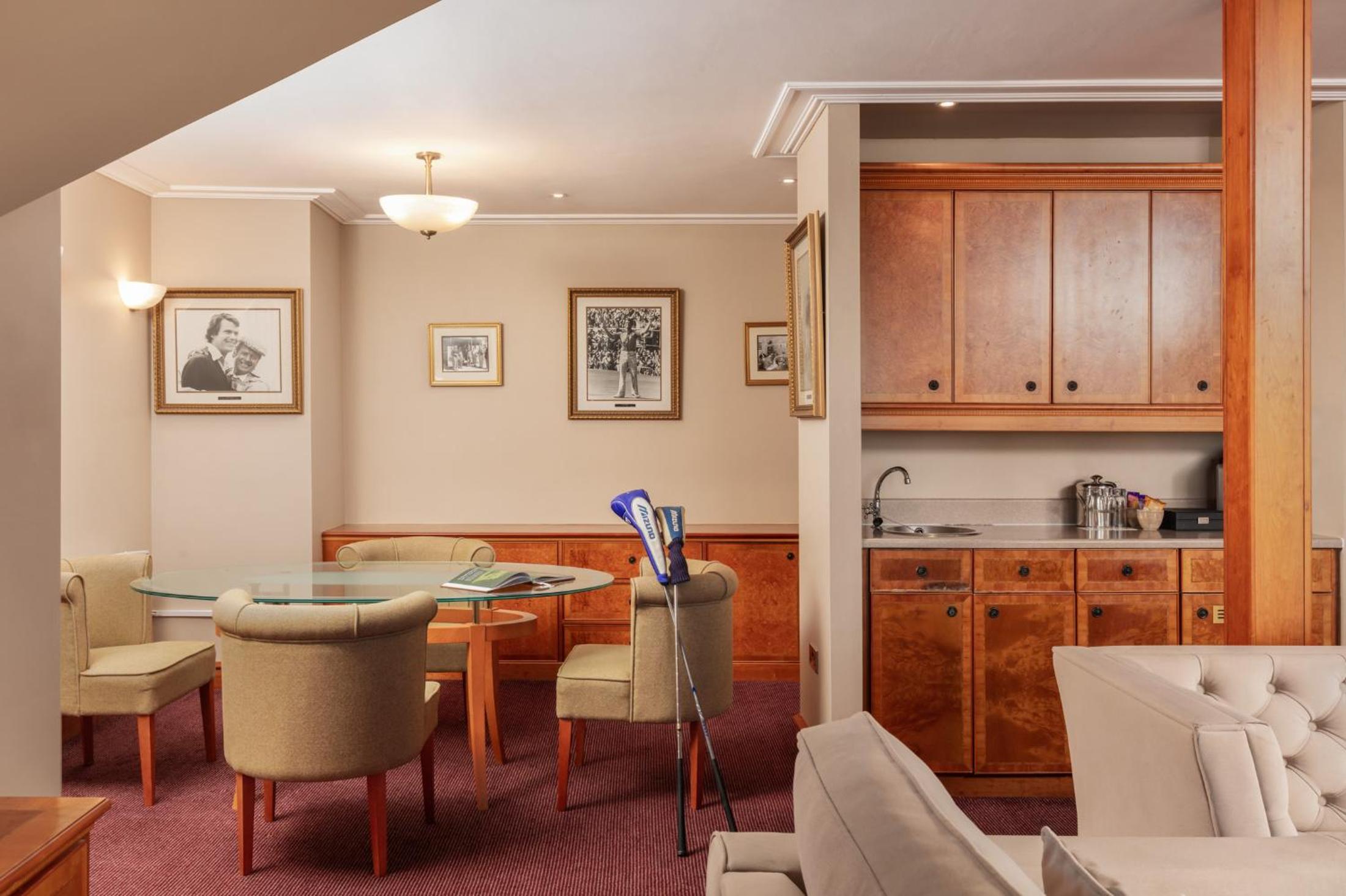 Superior King Suite