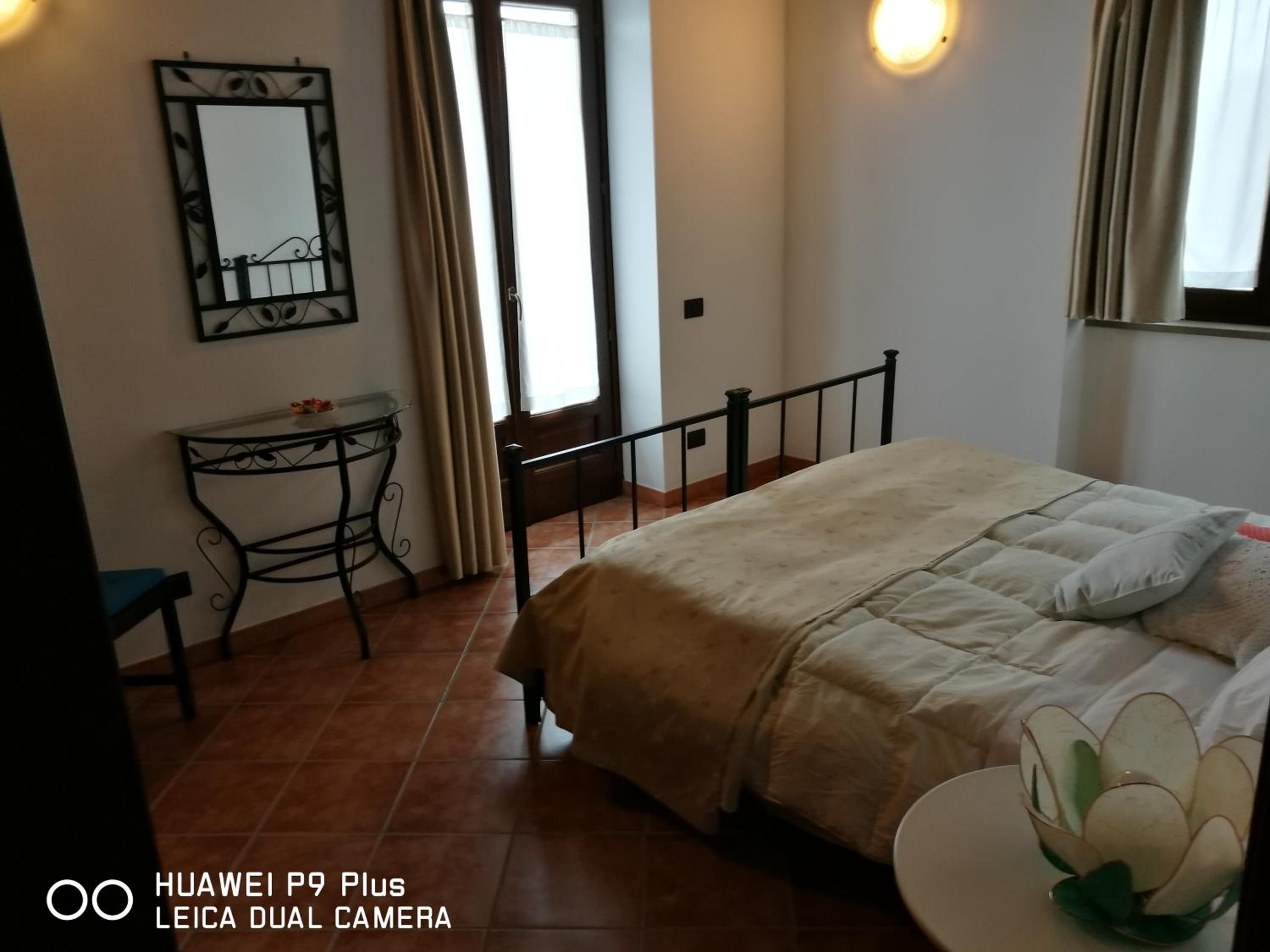 Quadruple Room with Private Bathroom - Photo 2