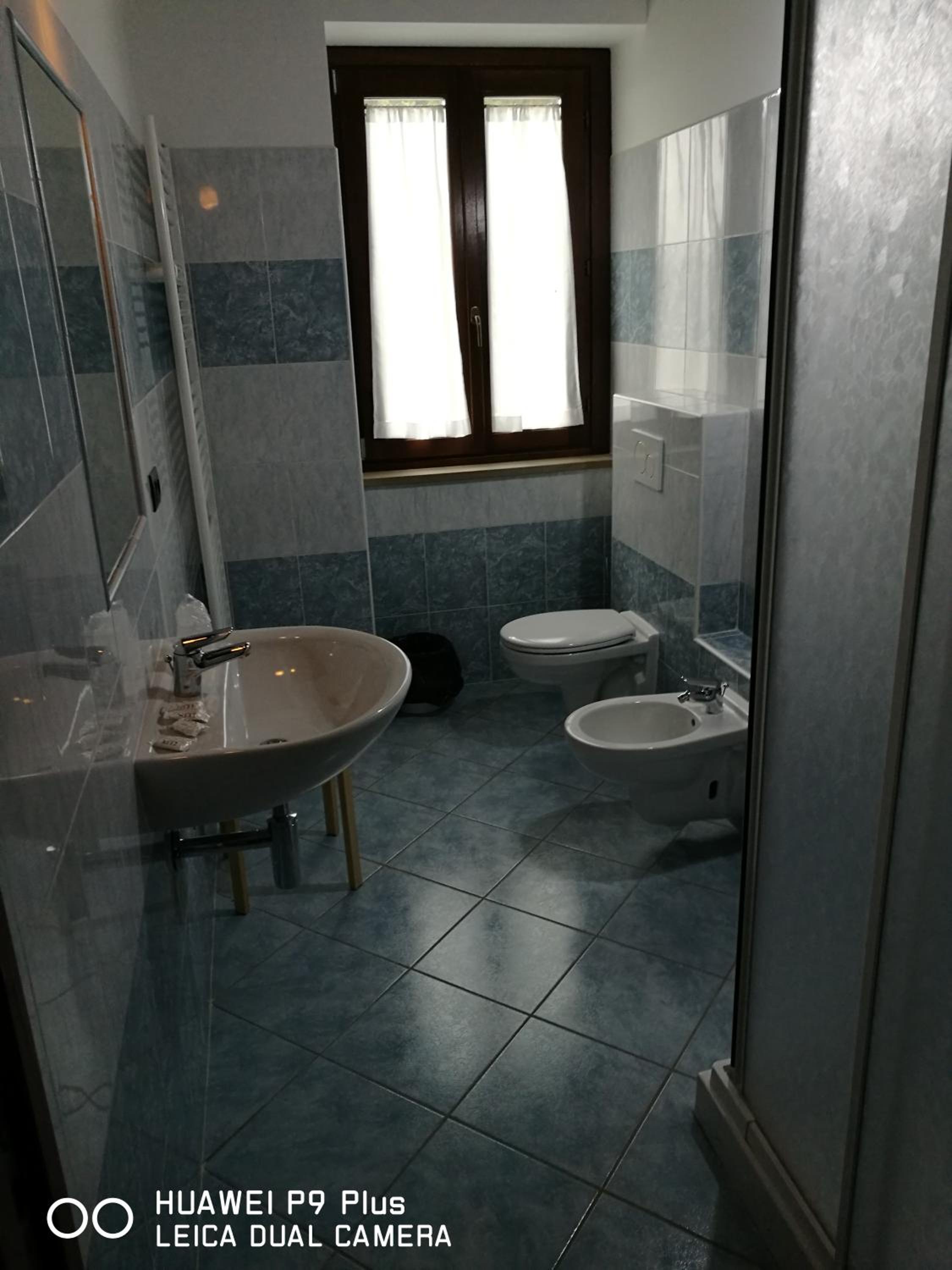 Quadruple Room with Private Bathroom - Photo 6