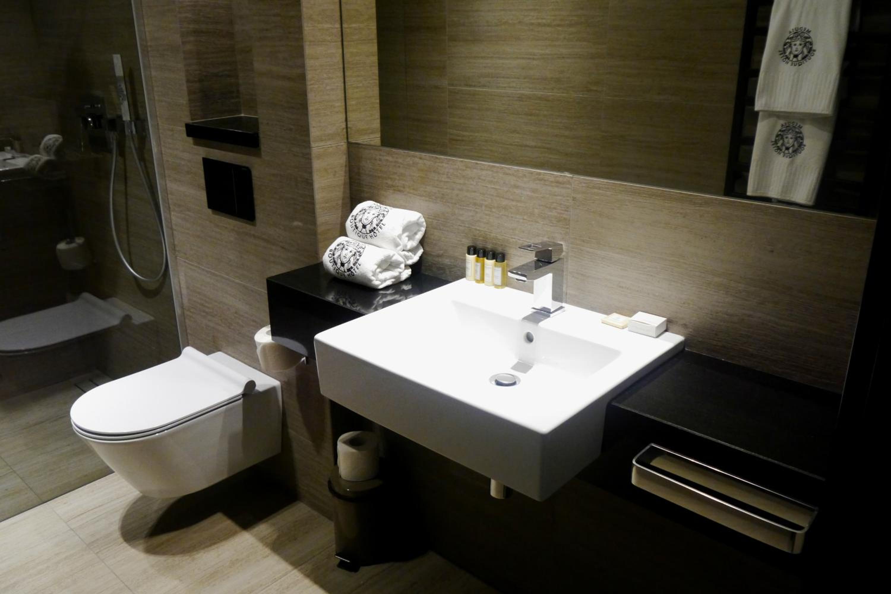 Premium Double Room - Photo 3
