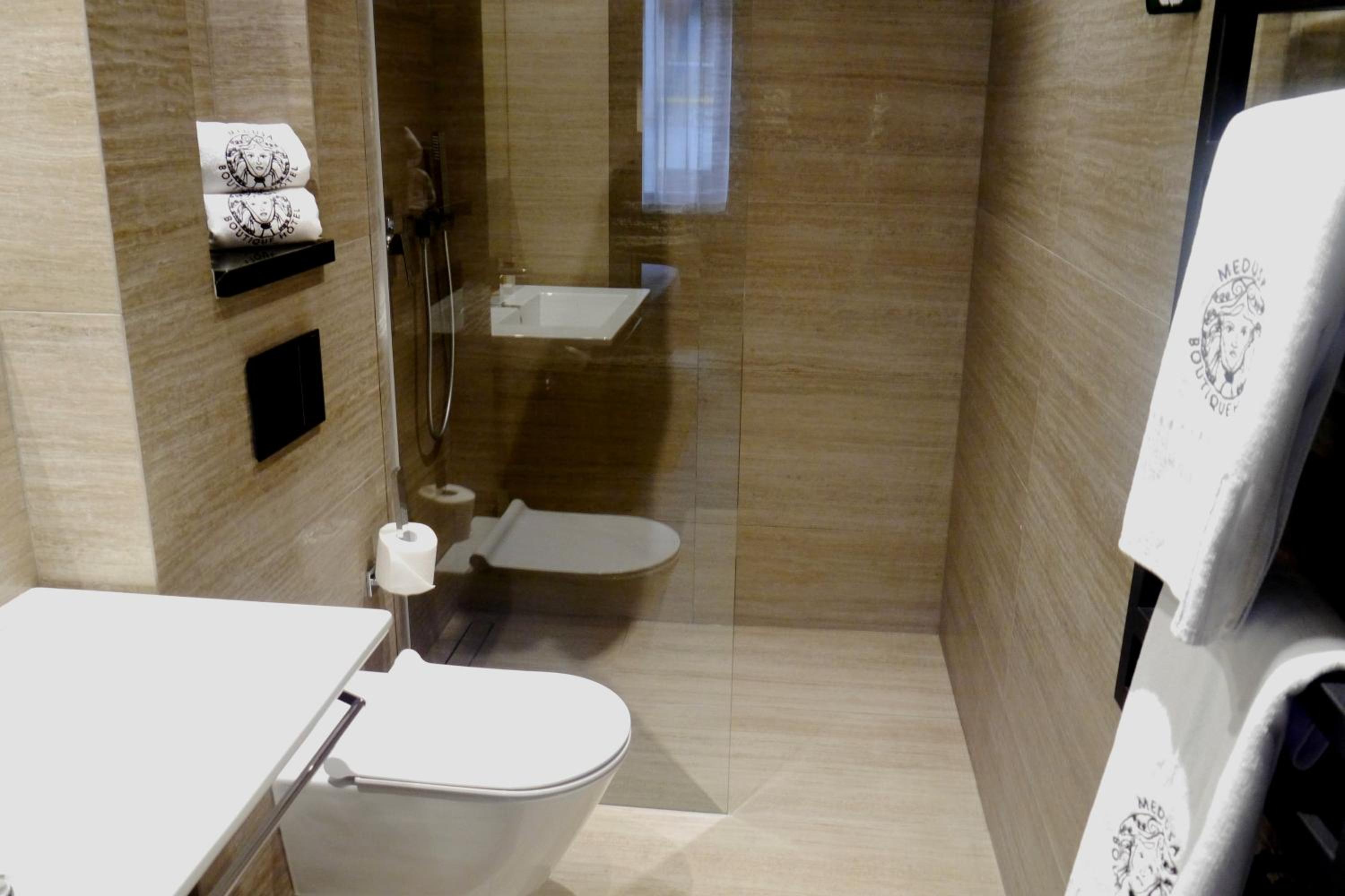 Economy Double Room - Photo 6