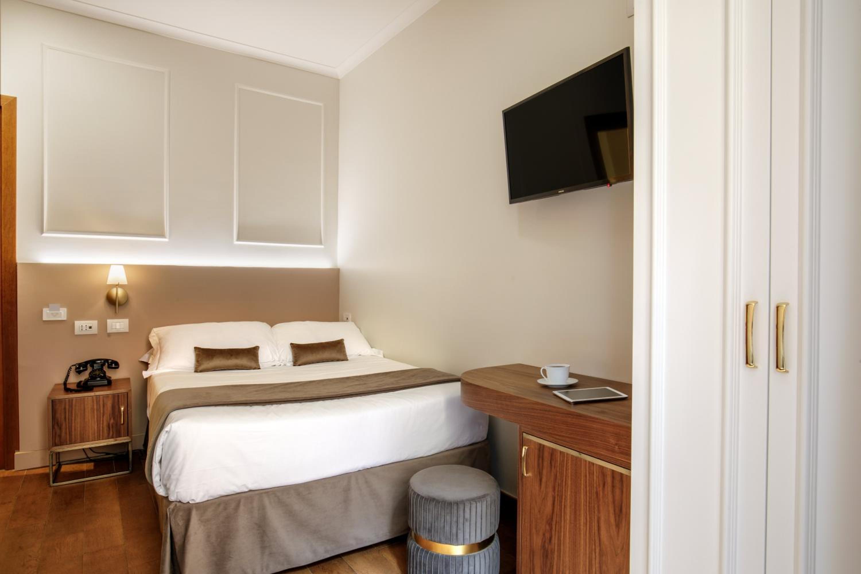 Economy Double Room photo 1