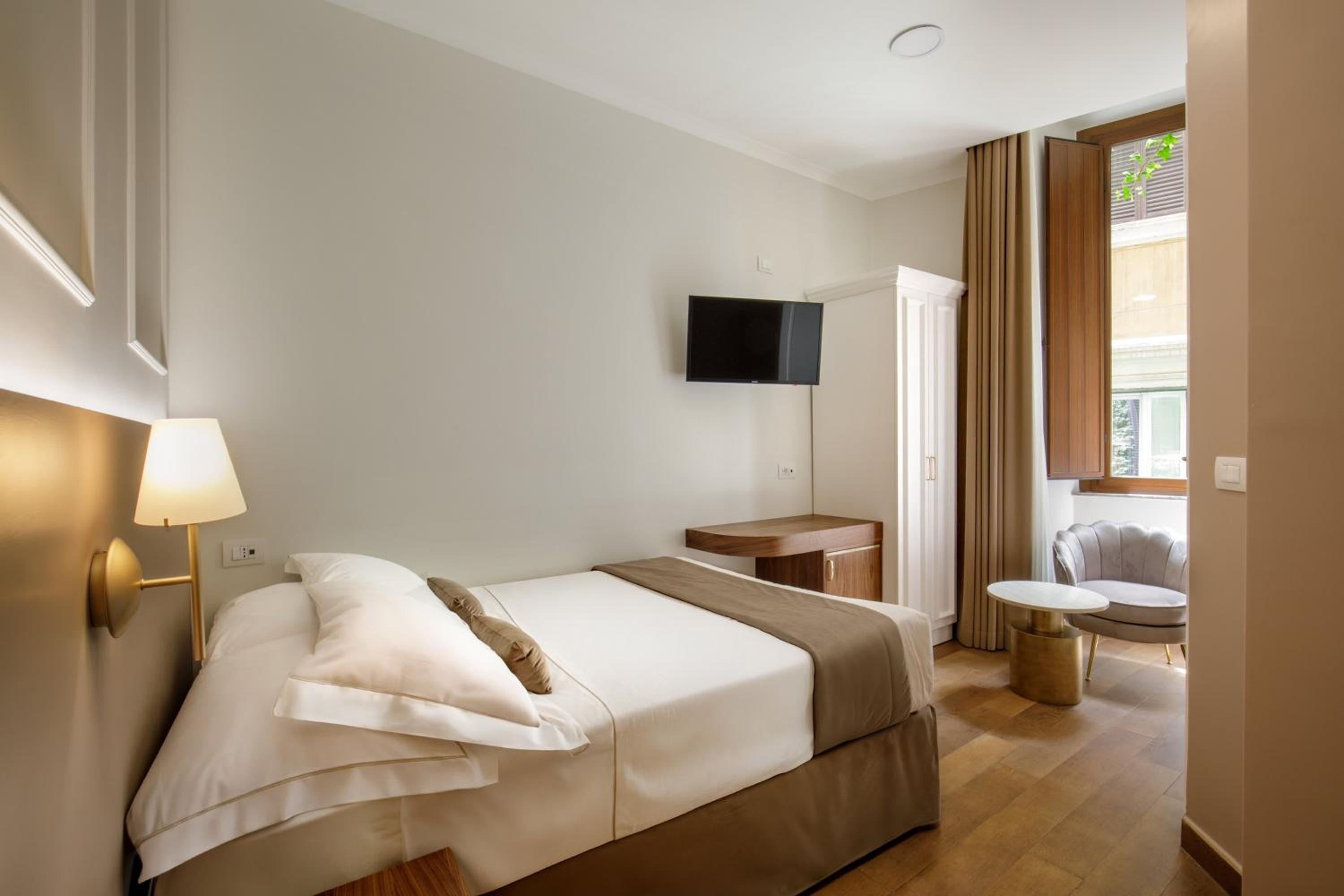 Economy Double Room photo 2