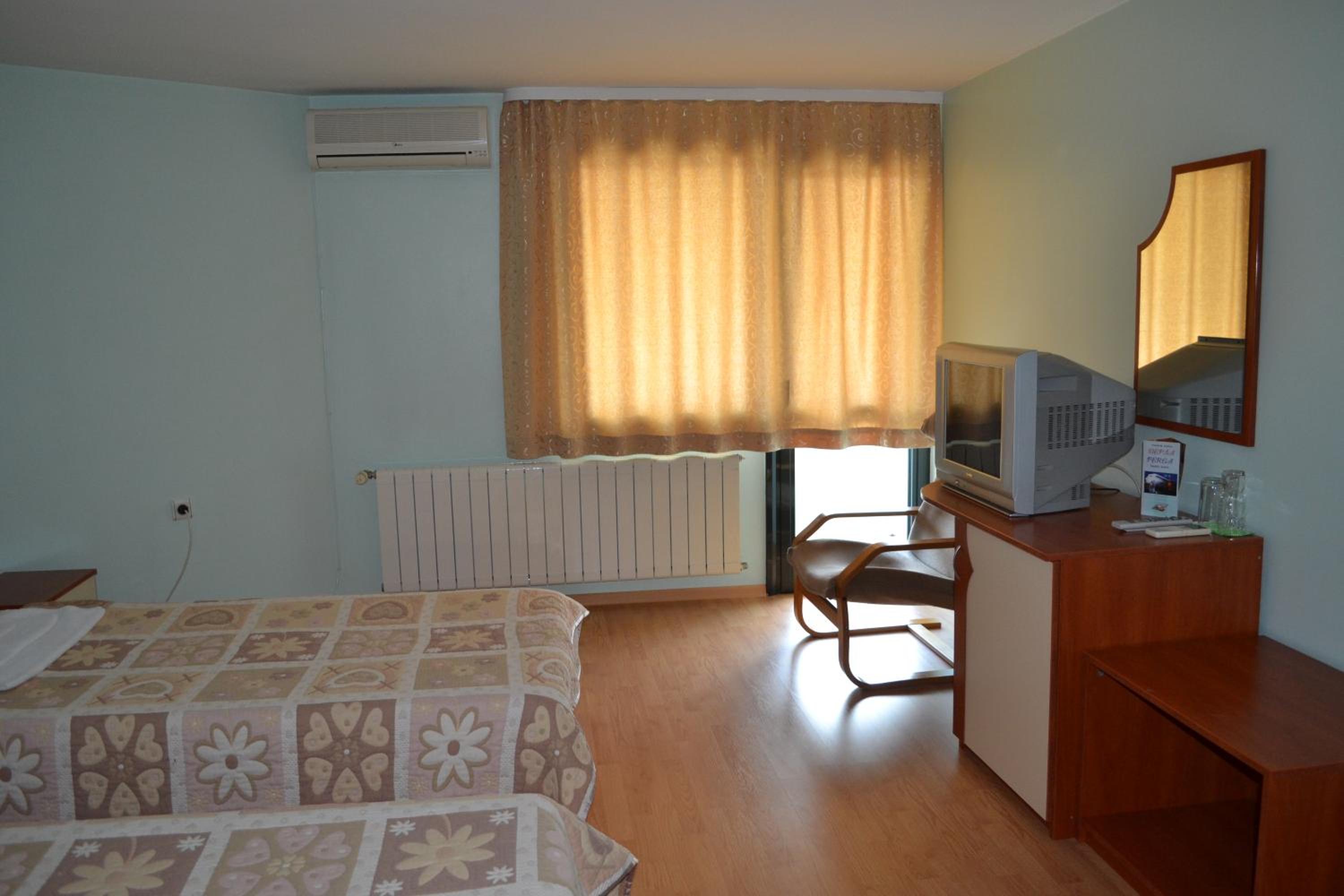 Double Room - Photo 1