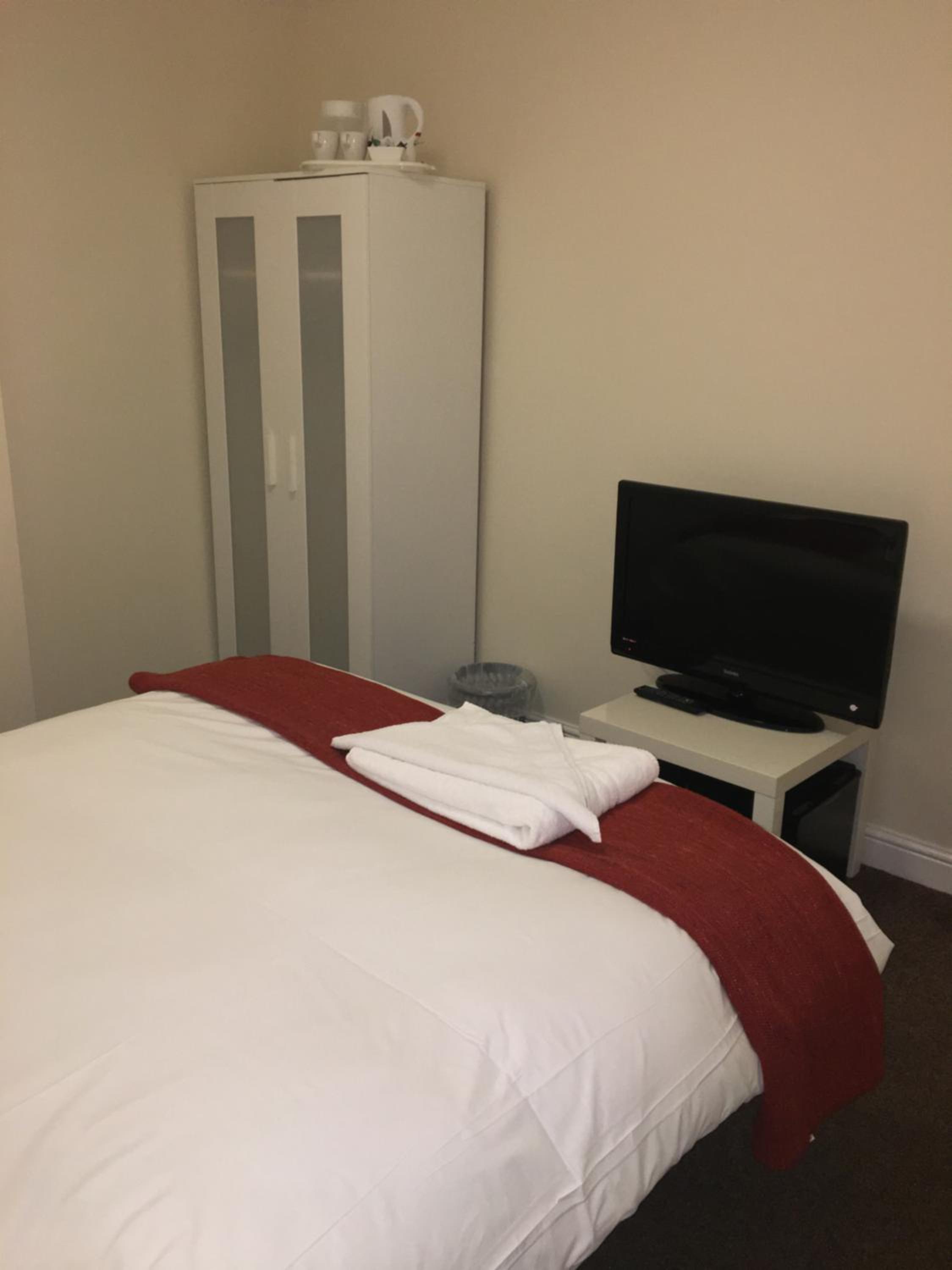 Double Room - Photo 10
