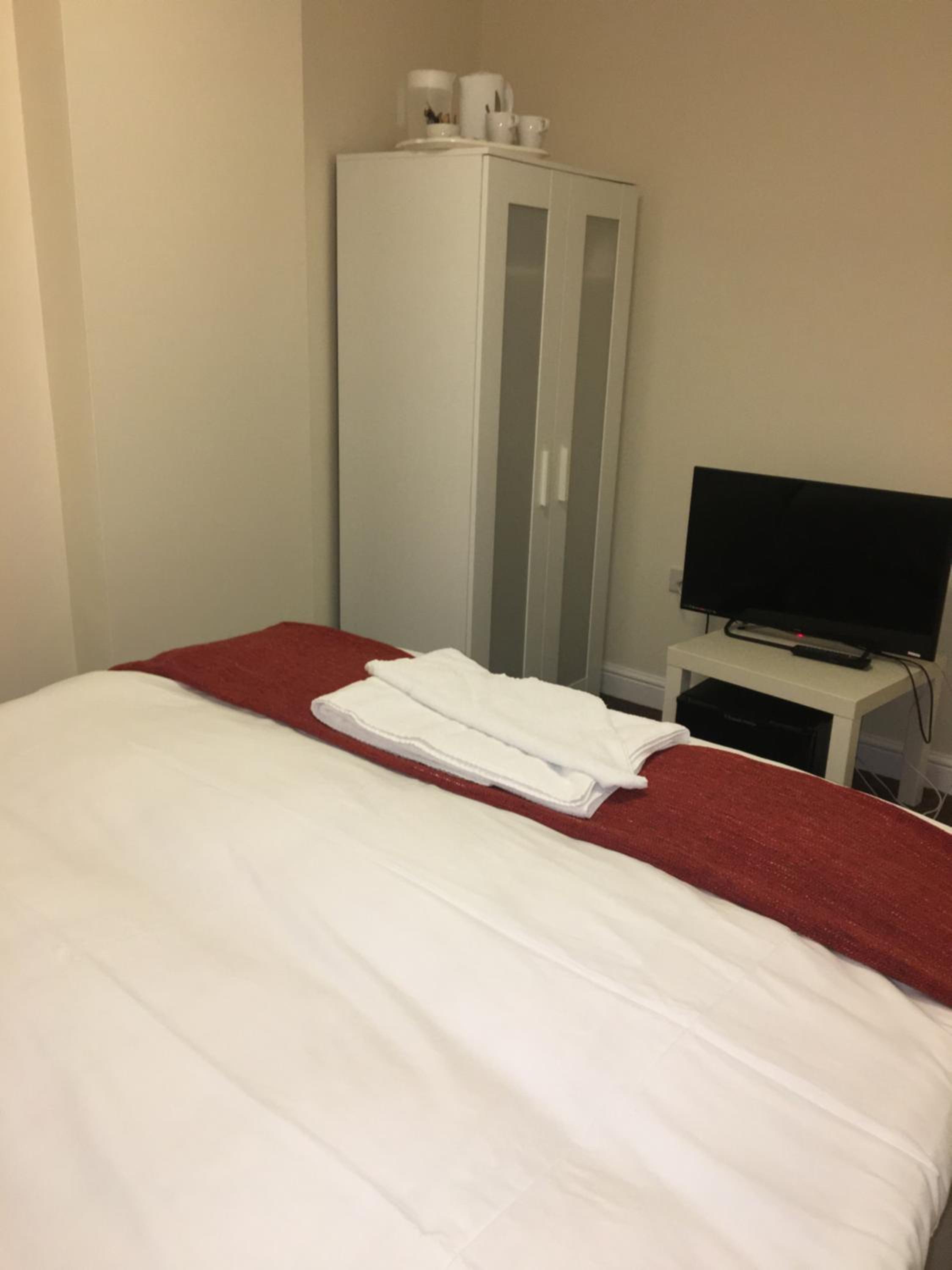 Double Room - Photo 12