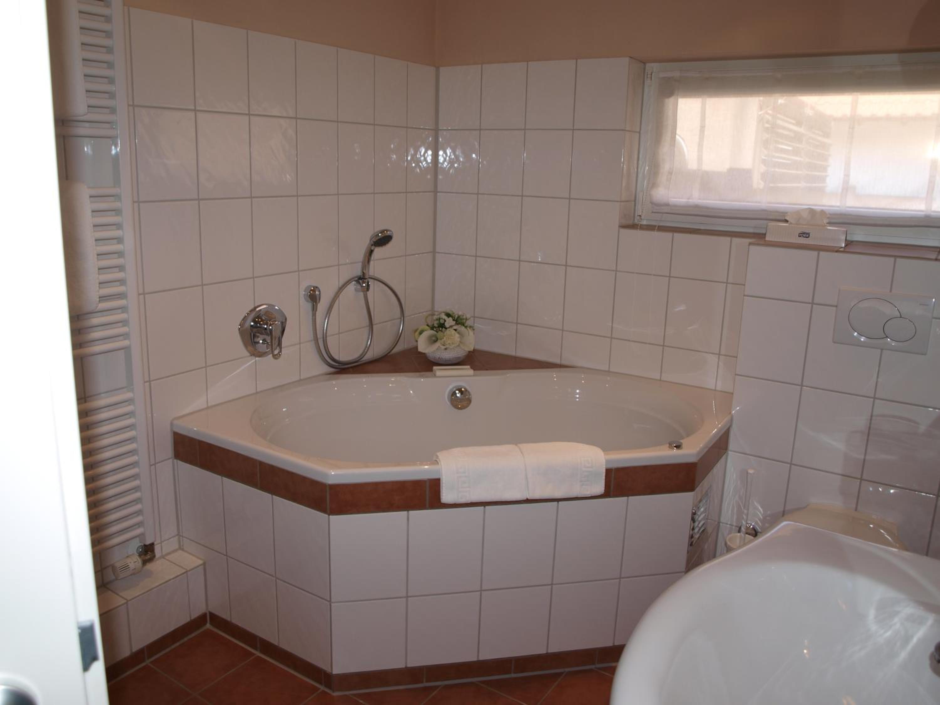 Deluxe Double Room with Shower - Photo 2