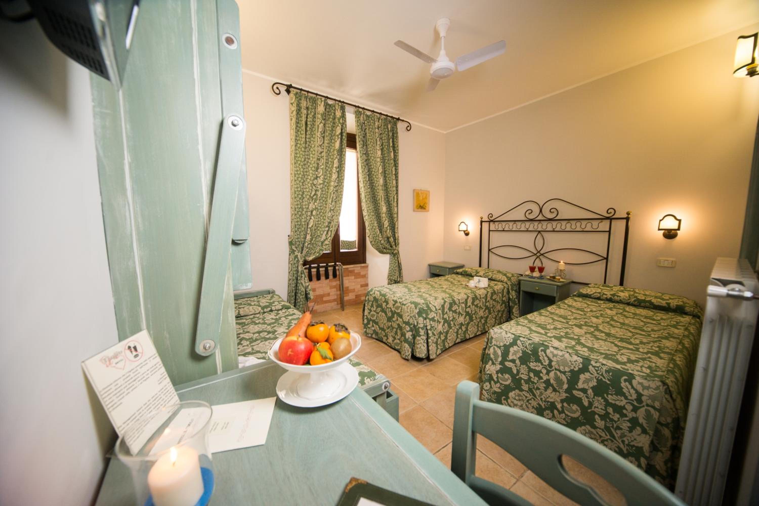 Comfort Triple Room - Photo 14